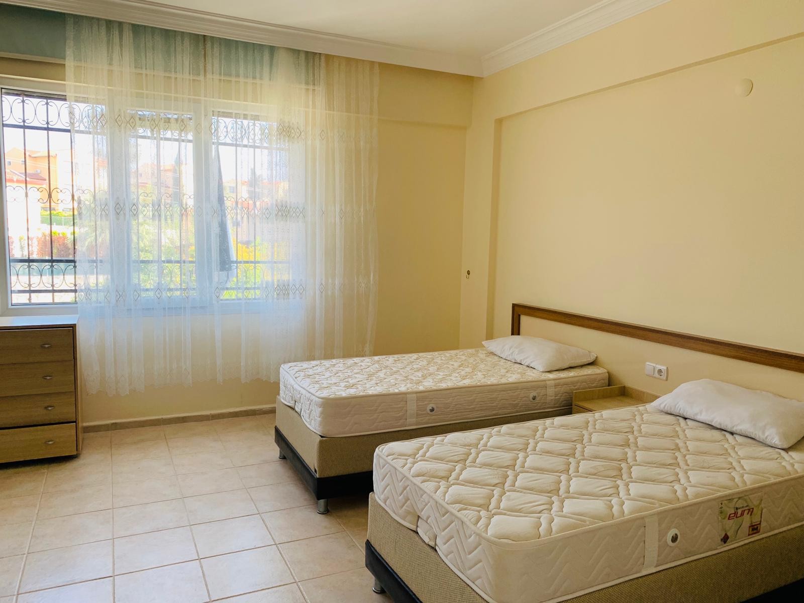 Detached Villa with Pool and 1000sqm Private Garden in Kusadasi