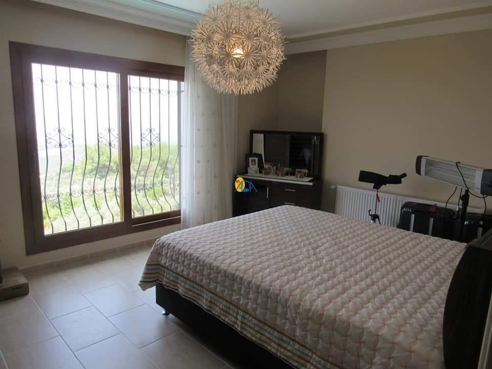 ОТДЕЛЬНАЯ ВИЛЛА С ЧАСТНЫМ БАССЕЙНОМ И ЧАСТНЫМ УЧАСТКОМ ПЛОЩАДЬЮ 9000М2 В КУШАДАСЫ.