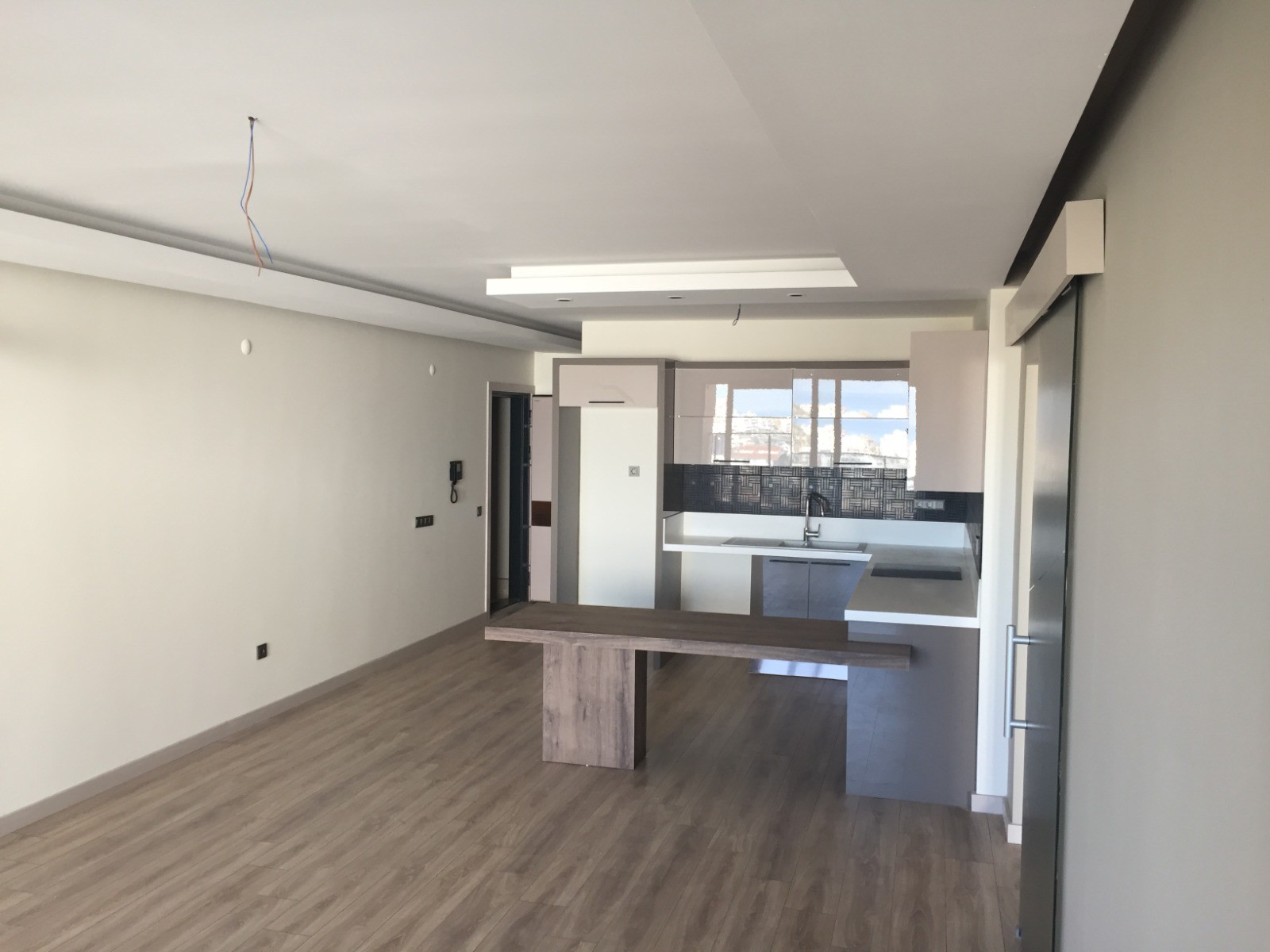 НОВАЯ КВАРТИРА 3+1 В КУШАДАСЫ.