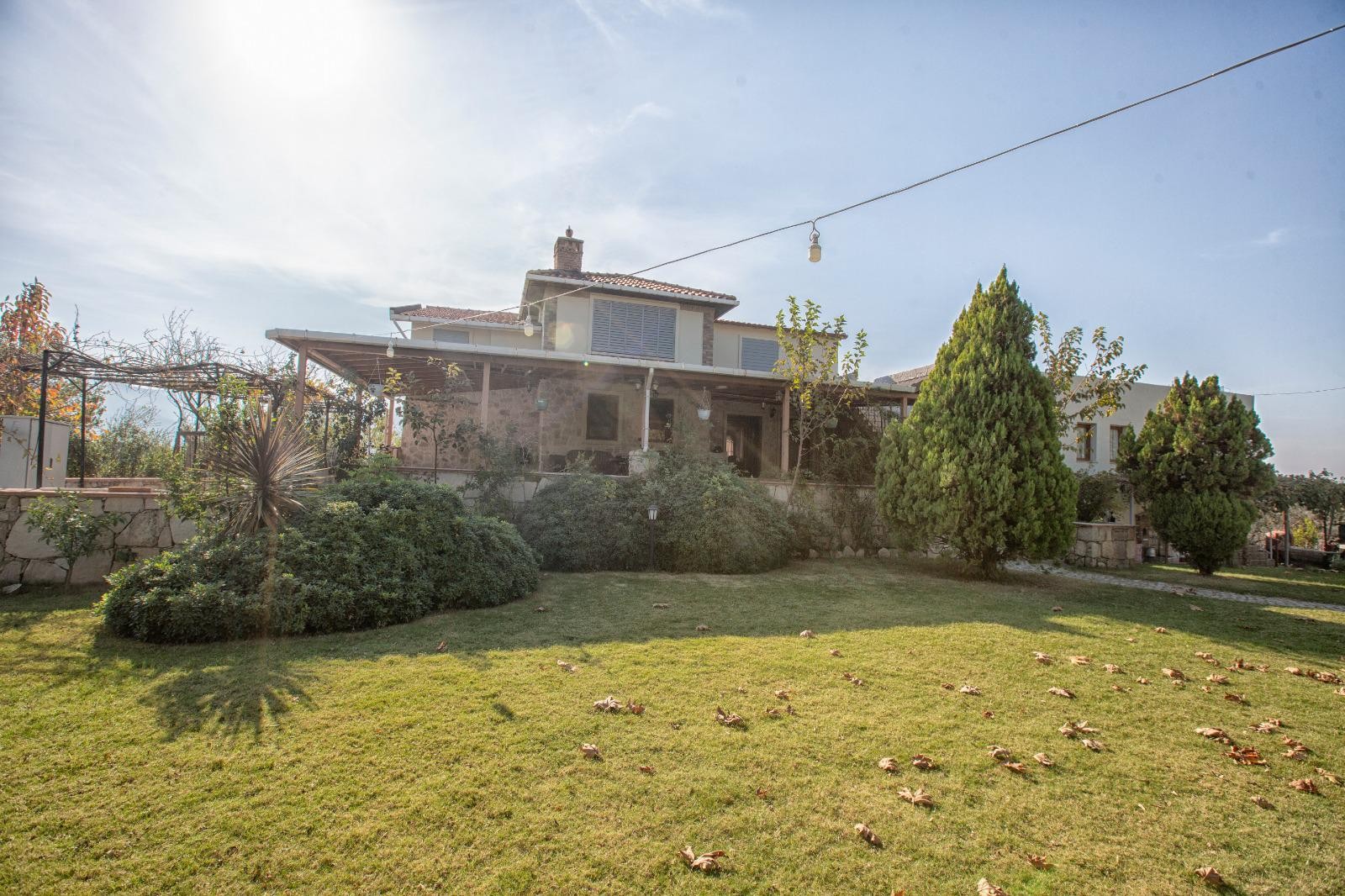 LUXURY FARM HOUSE ON PRIVATE LAND
