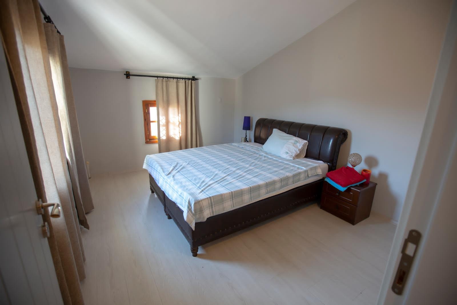 LUXURY FARM HOUSE ON PRIVATE LAND