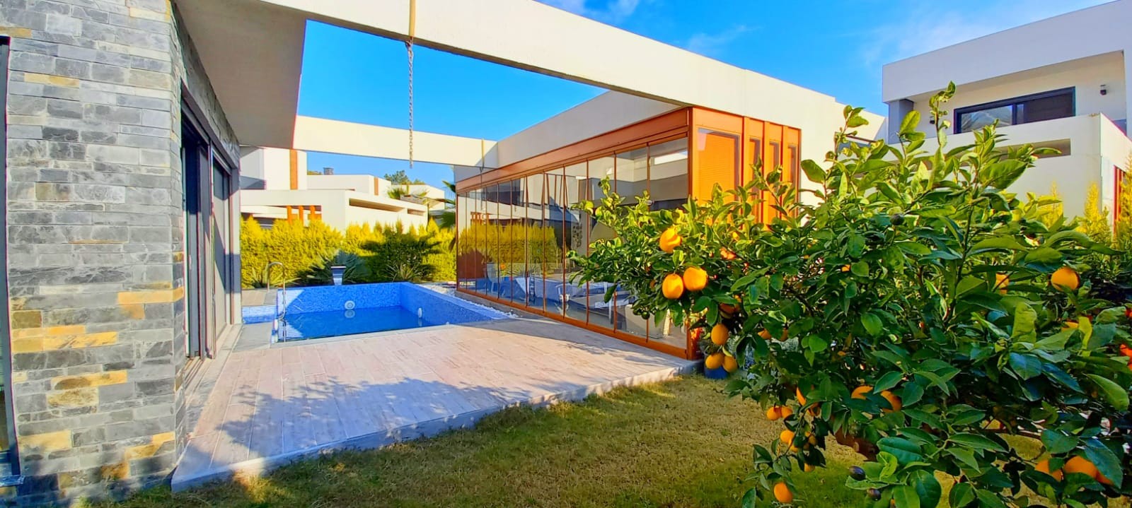 CLOSE TO THE CENTRUM LUXURY BRAND NEW VILLA