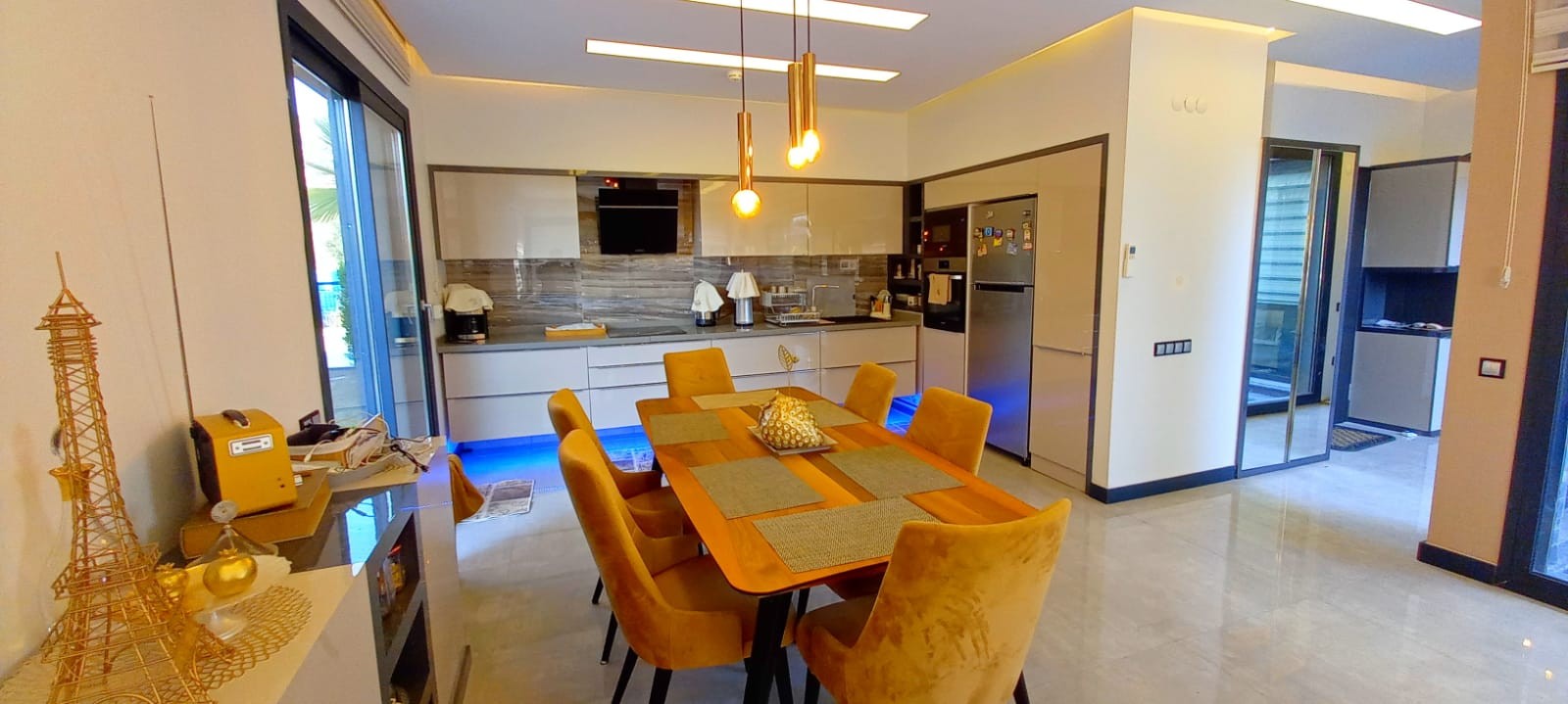 CLOSE TO THE CENTRUM LUXURY BRAND NEW VILLA