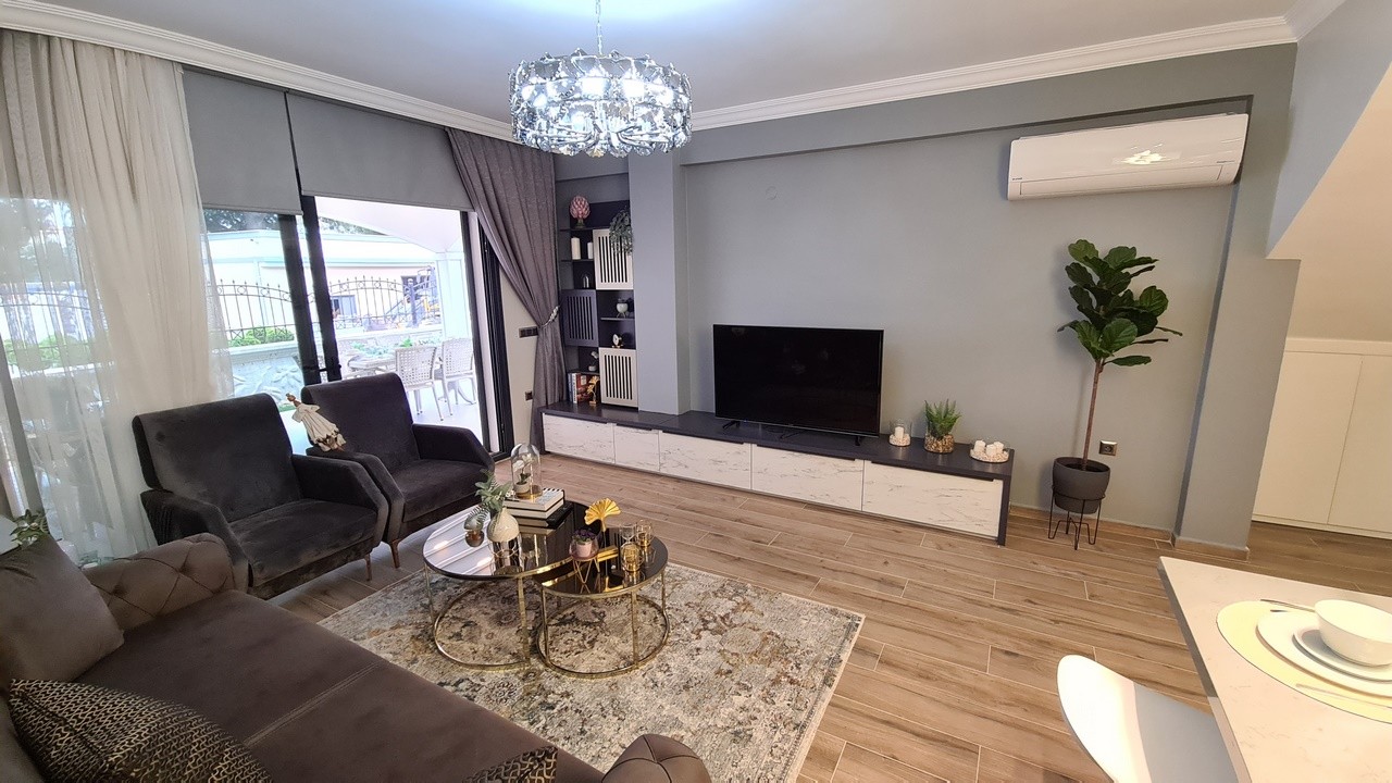 ОТДЕЛЬНАЯ ВИЛЛА НА ПЕРВОЙ БЕРЕГОВОЙ ЛИНИИ В РАЙОНЕ ДАВУТЛАР.