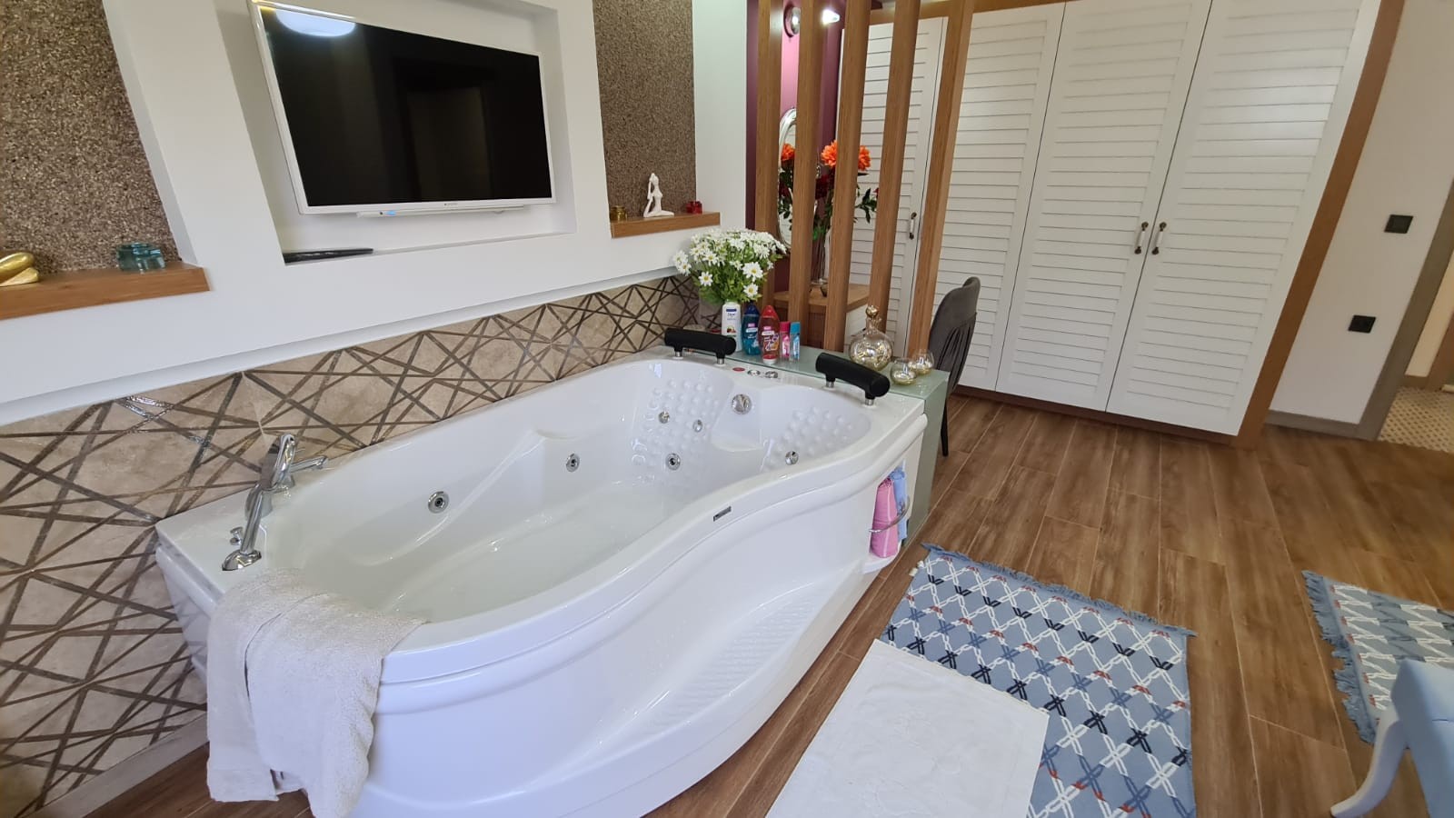 ОТДЕЛЬНАЯ ВИЛЛА В ОКРУЖЕНИИ ПРИРОДЫ В КУШАДАСЫ.