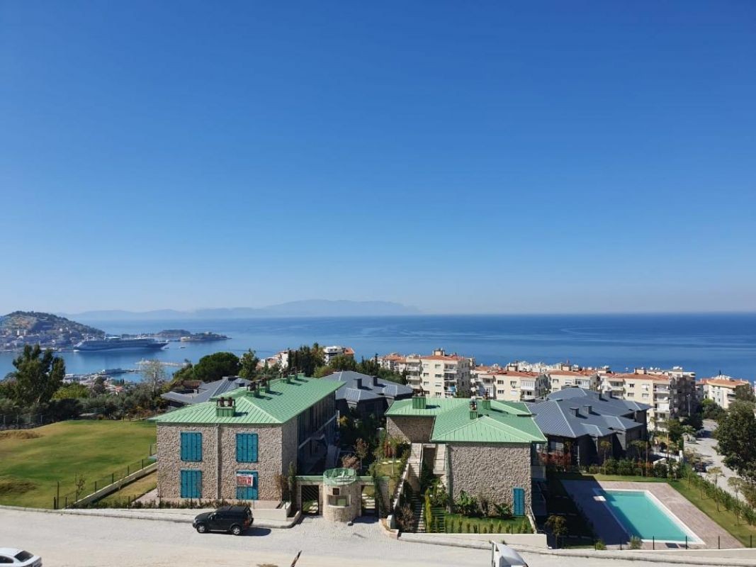 NATURAL STONE ARCHITECTURE 1 BEDROOM RESIDENCE WITH NICE SEAVIEW AT MARINA LOCATION