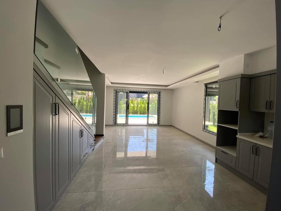 ОТДЕЛЬНАЯ ВИЛЛА С ЧАСТНЫМ БАССЕЙНОМ В КУШАДАСЫ.