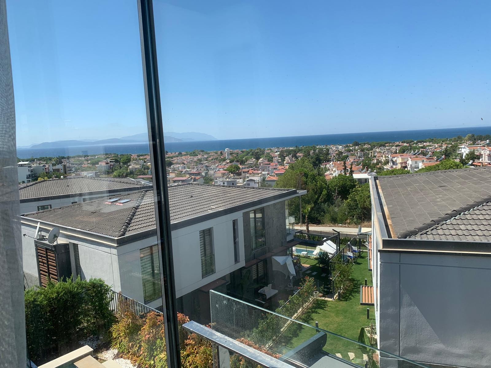 РОСКОШНАЯ ОТДЕЛЬНАЯ ВИЛЛА С ЧАСТНЫМ БАССЕЙНОМ В КУШАДАСЫ.