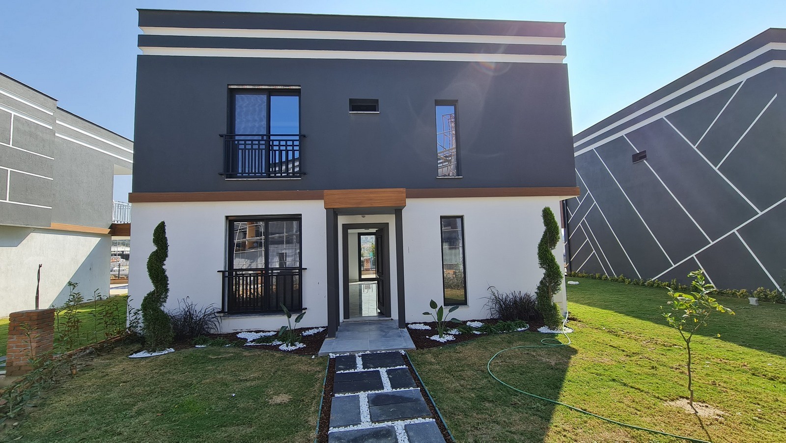 ПРЕСТИЖНЫЕ ОТДЕЛЬНЫЕ ВИЛЛЫ С ЧАСТНЫМ БАССЕЙНОМ В КУШАДАСЫ.