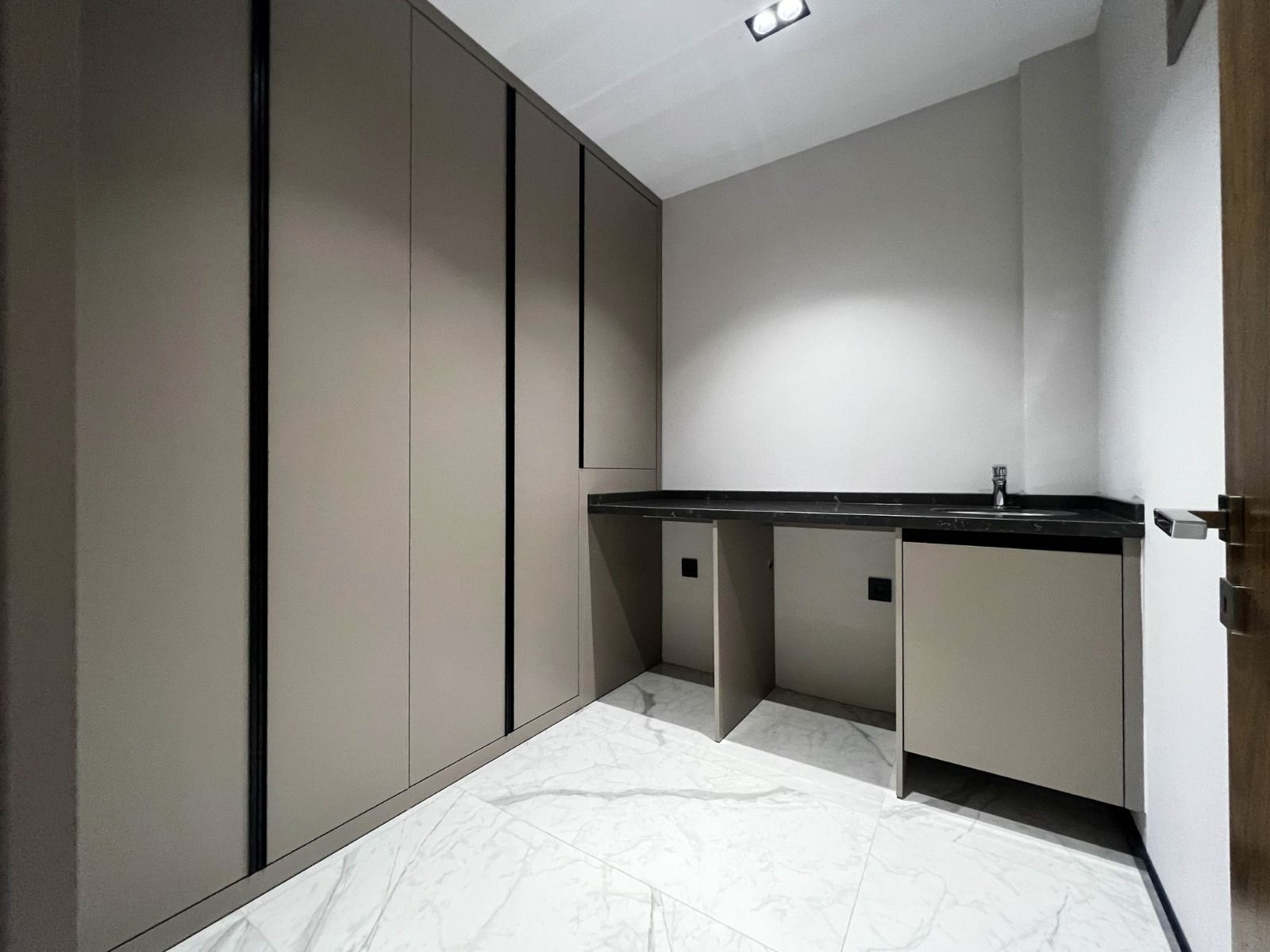 LUX PREMIUM QUALITY PRIVA VILLA'S IN TOWN CLOSE TO THE MALL & SEASIDE KUSADASİ