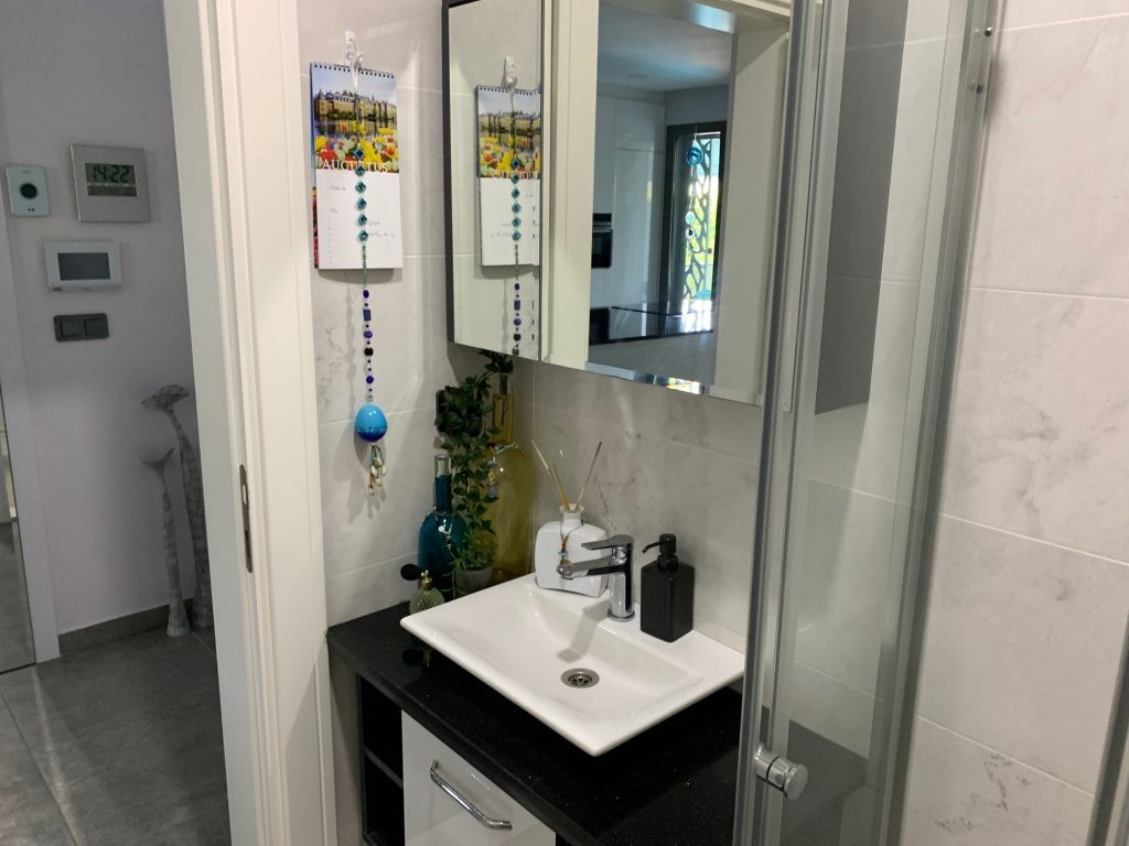 Close to the sea, with private parking, and near the city center, a magnificent villa is for sale.