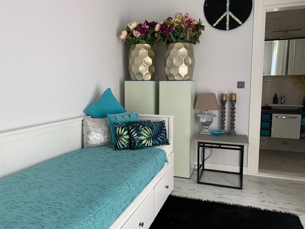 Close to the sea, with private parking, and near the city center, a magnificent villa is for sale.