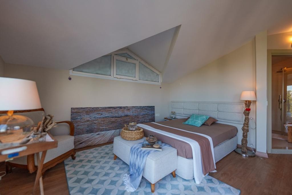 Sea View Penthouse Duplex: Where Scandinavian and Bohemian Styles Converge into a Living Space Beyond Urban Life