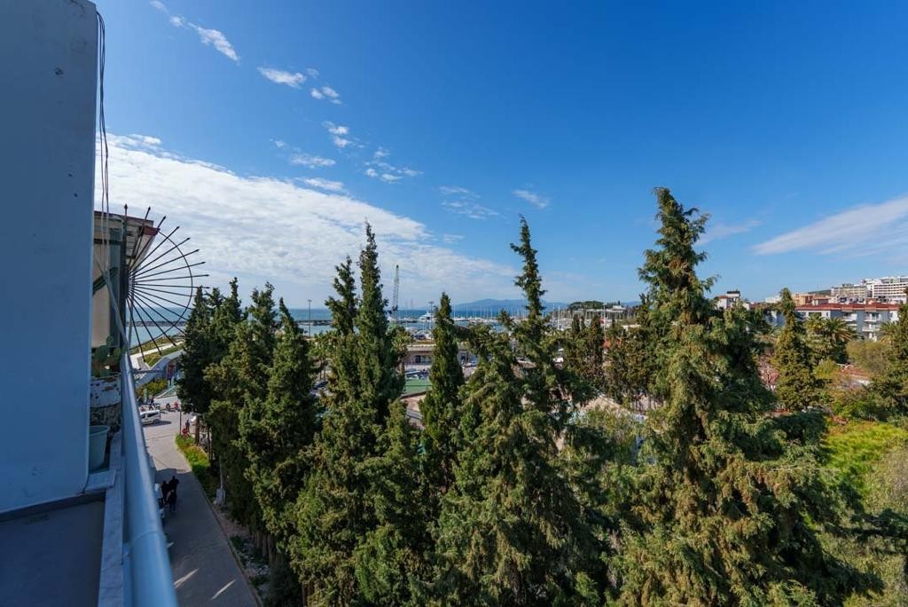 Sea View Penthouse Duplex: Where Scandinavian and Bohemian Styles Converge into a Living Space Beyond Urban Life