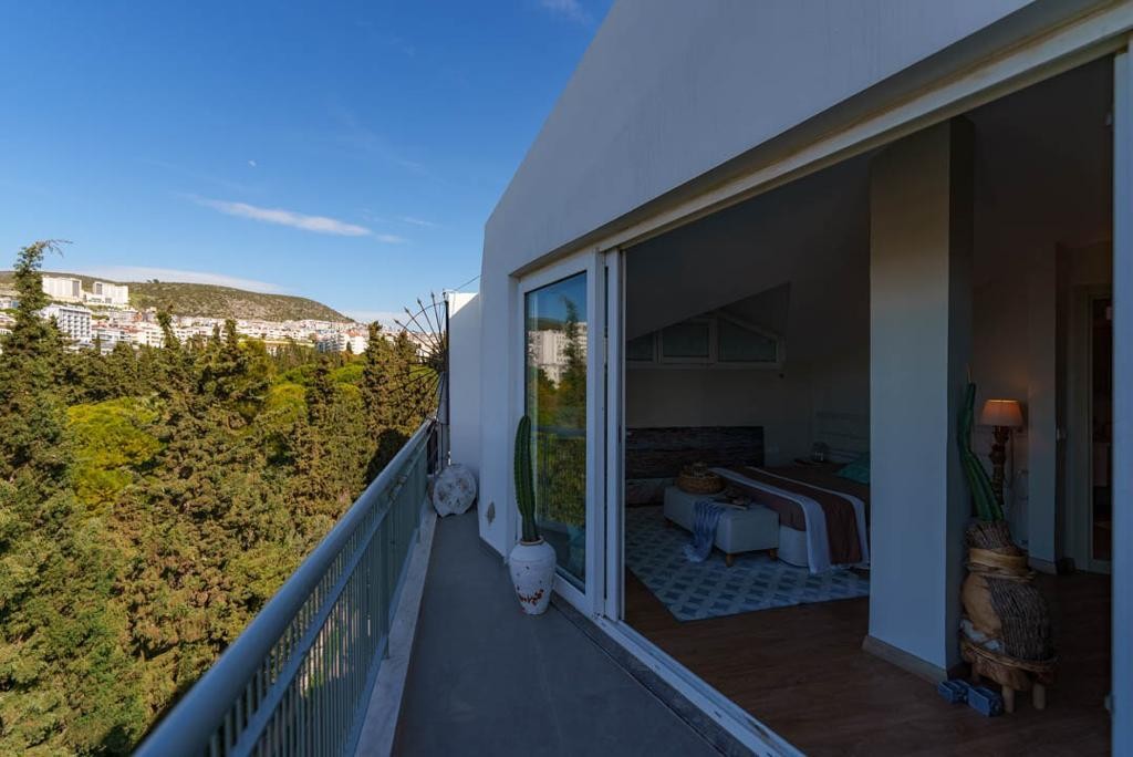 Sea View Penthouse Duplex: Where Scandinavian and Bohemian Styles Converge into a Living Space Beyond Urban Life