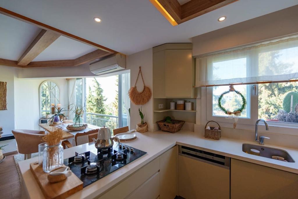 Sea View Penthouse Duplex: Where Scandinavian and Bohemian Styles Converge into a Living Space Beyond Urban Life