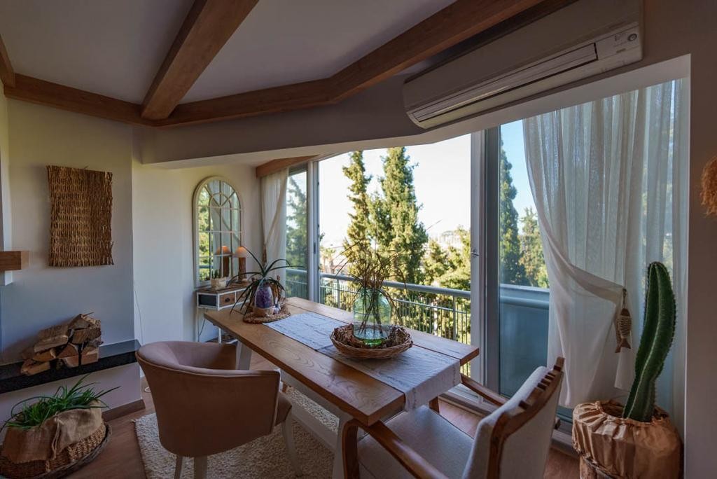 Sea View Penthouse Duplex: Where Scandinavian and Bohemian Styles Converge into a Living Space Beyond Urban Life