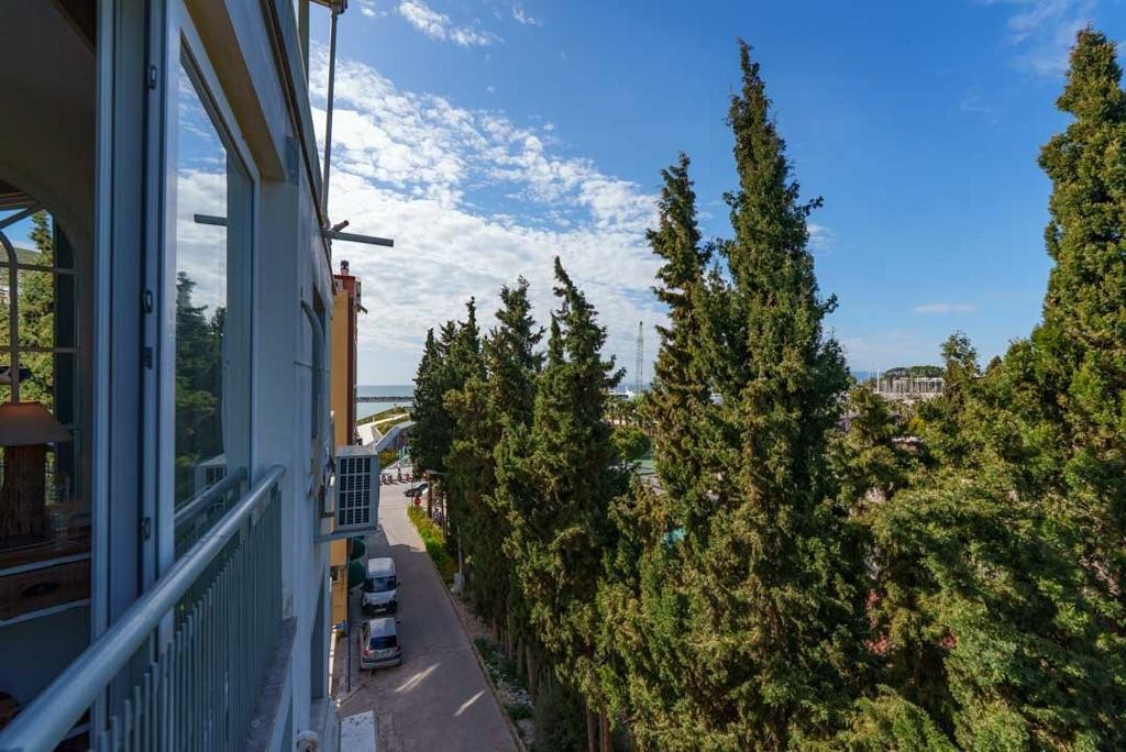 Sea View Penthouse Duplex: Where Scandinavian and Bohemian Styles Converge into a Living Space Beyond Urban Life