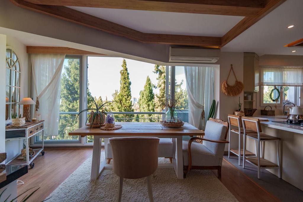Sea View Penthouse Duplex: Where Scandinavian and Bohemian Styles Converge into a Living Space Beyond Urban Life