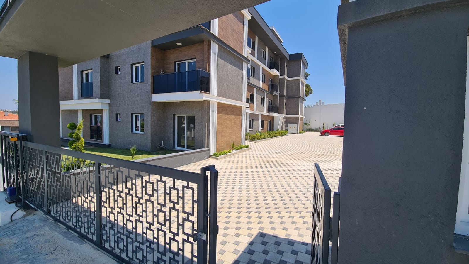 Exceptional 3-Bedroom Apartment for Your Modern Comfort