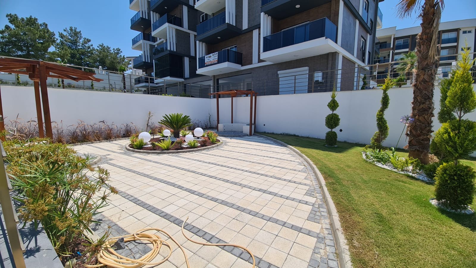 Exceptional 3-Bedroom Apartment for Your Modern Comfort