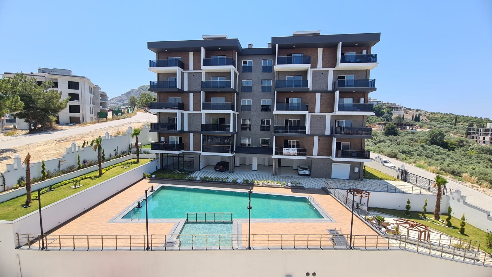 Exceptional 3-Bedroom Apartment for Your Modern Comfort