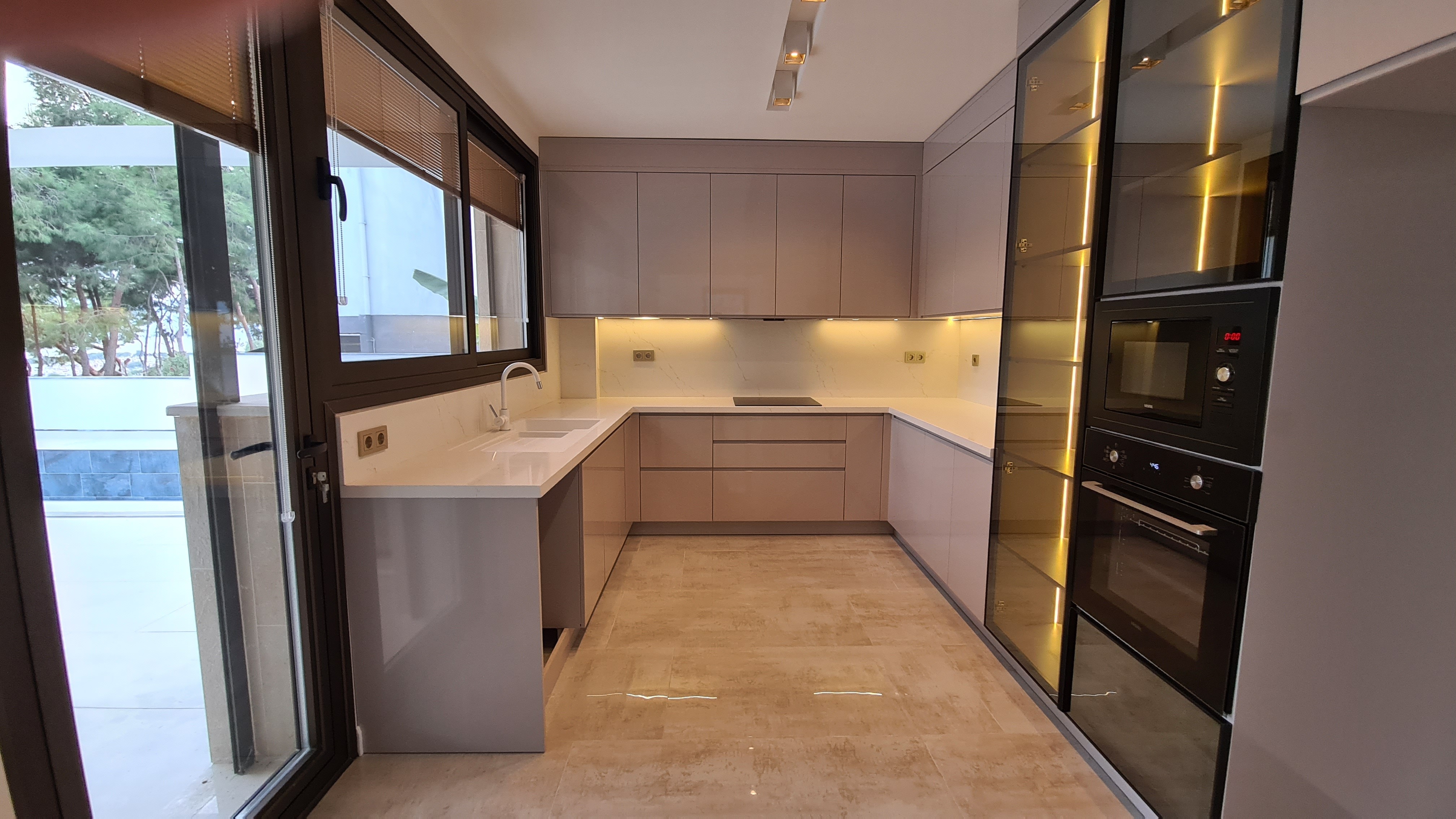 ВИЛЛА  4+1 С ЧАСТНЫМ БАССЕЙНОМ НА ПРОДАЖУ В КУШАДАСЫ.