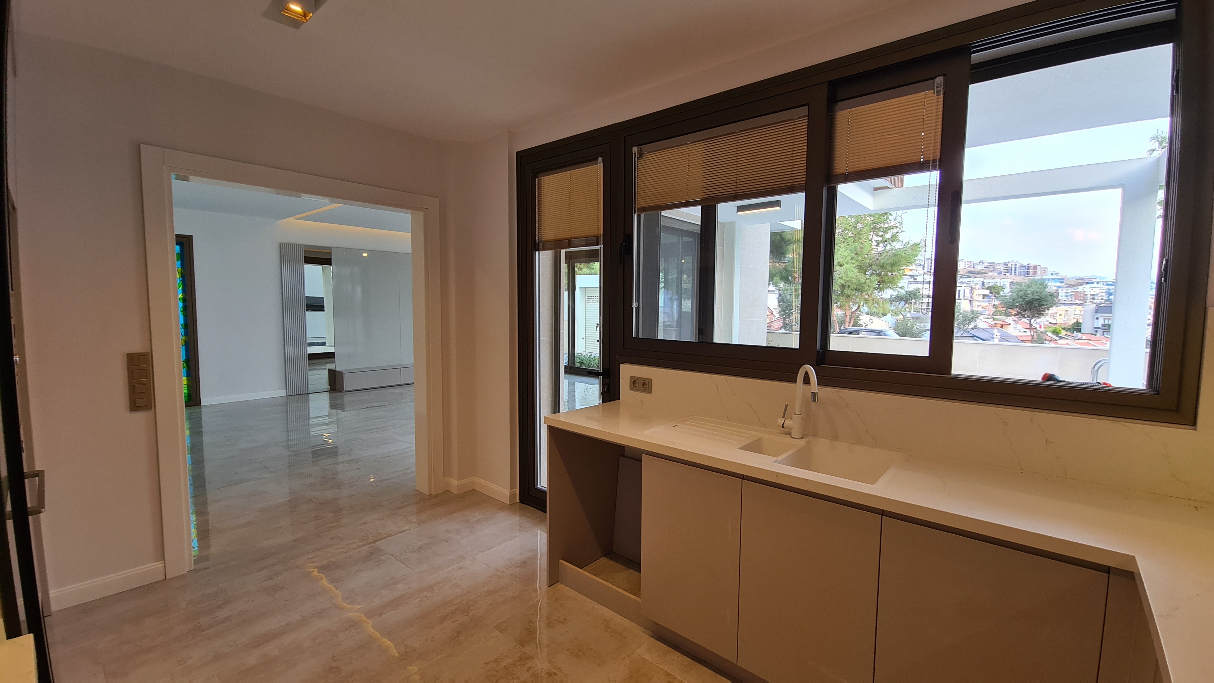 ВИЛЛА  4+1 С ЧАСТНЫМ БАССЕЙНОМ НА ПРОДАЖУ В КУШАДАСЫ.