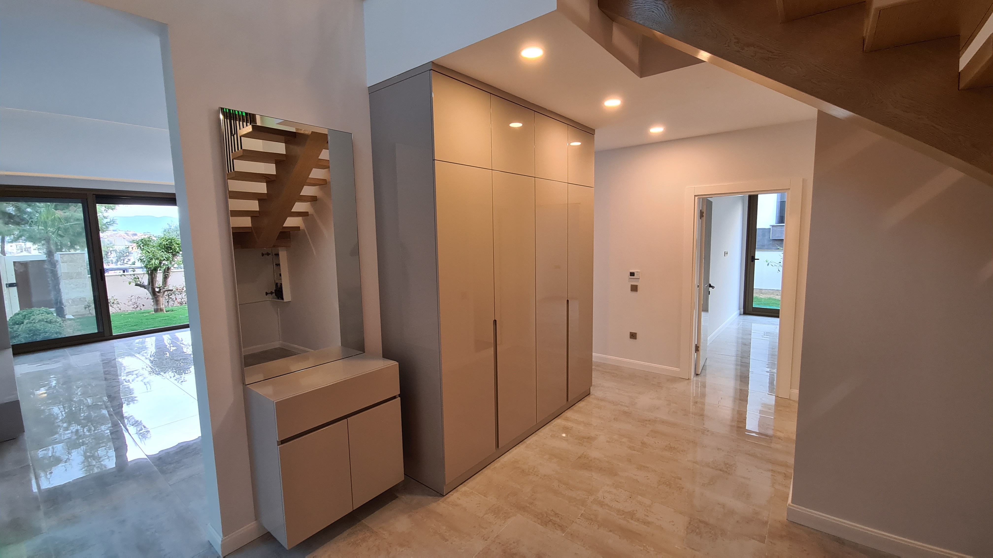 ВИЛЛА  4+1 С ЧАСТНЫМ БАССЕЙНОМ НА ПРОДАЖУ В КУШАДАСЫ.