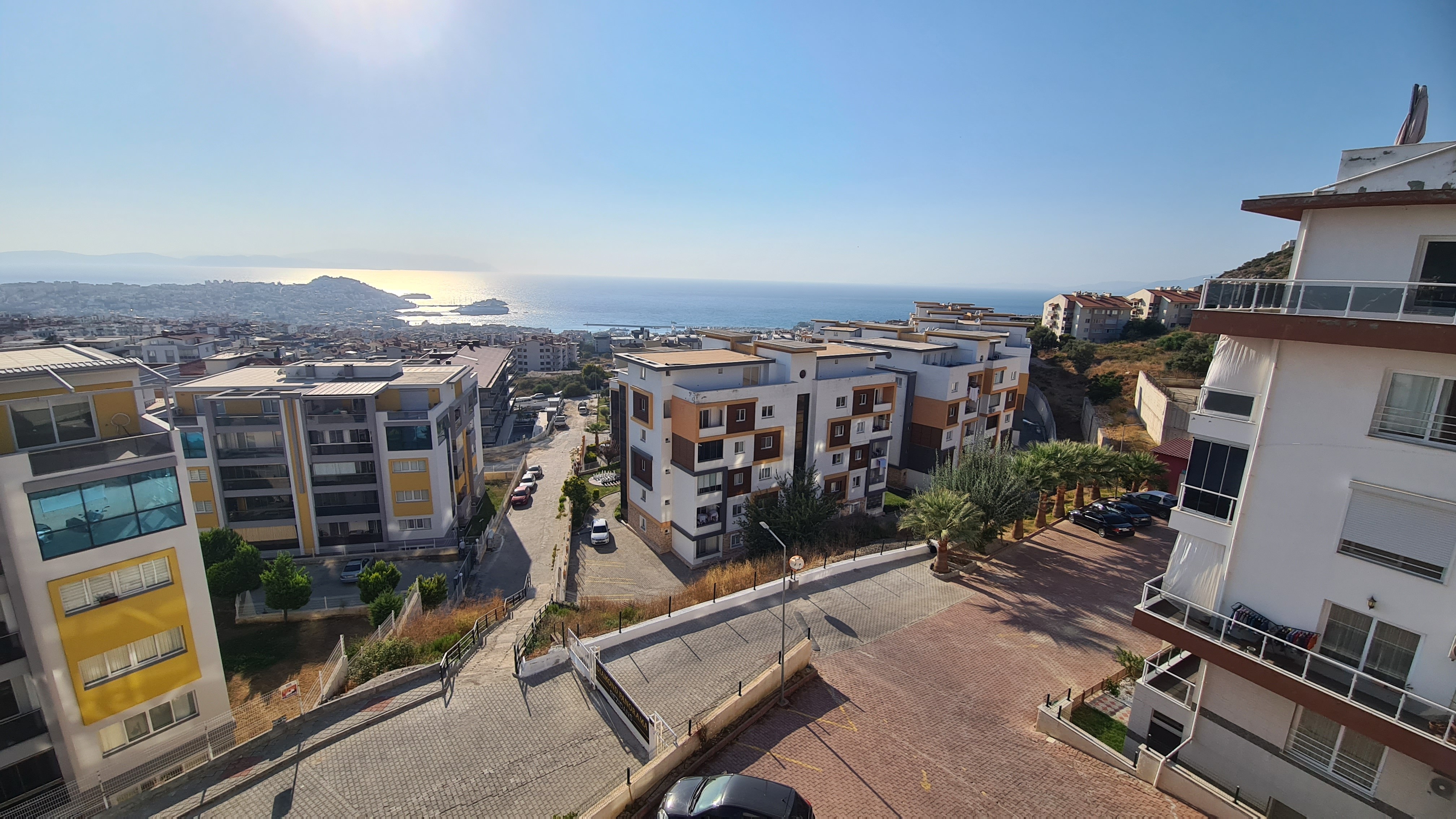 Fully furnished 3+1 flat with full sea view in the Aegean neighborhood