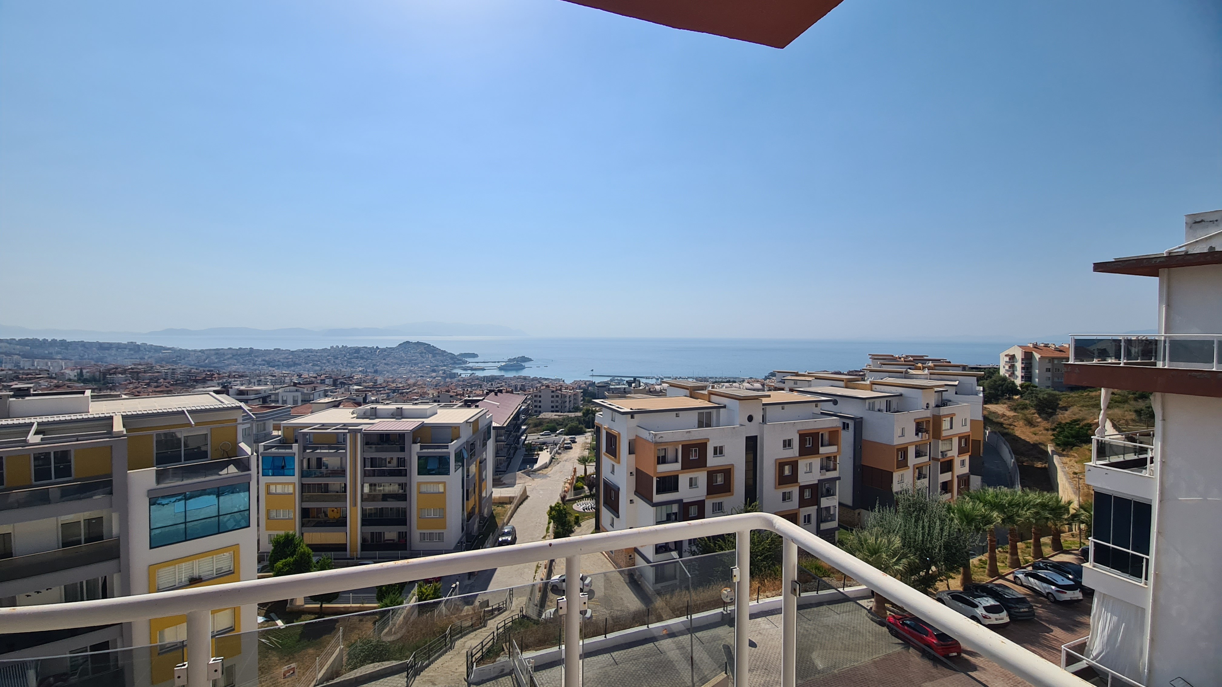 Fully furnished 3+1 flat with full sea view in the Aegean neighborhood