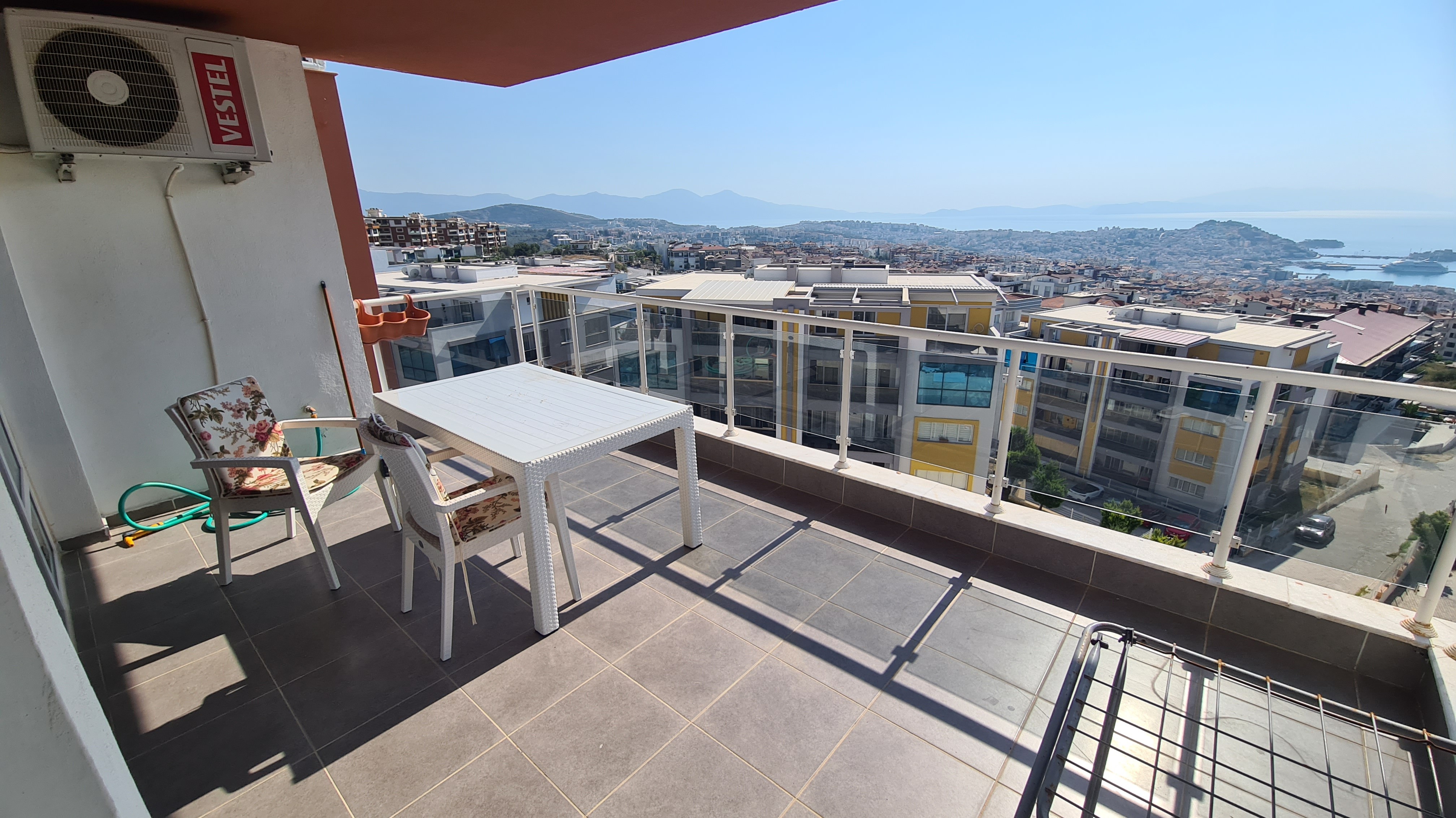 Fully furnished 3+1 flat with full sea view in the Aegean neighborhood