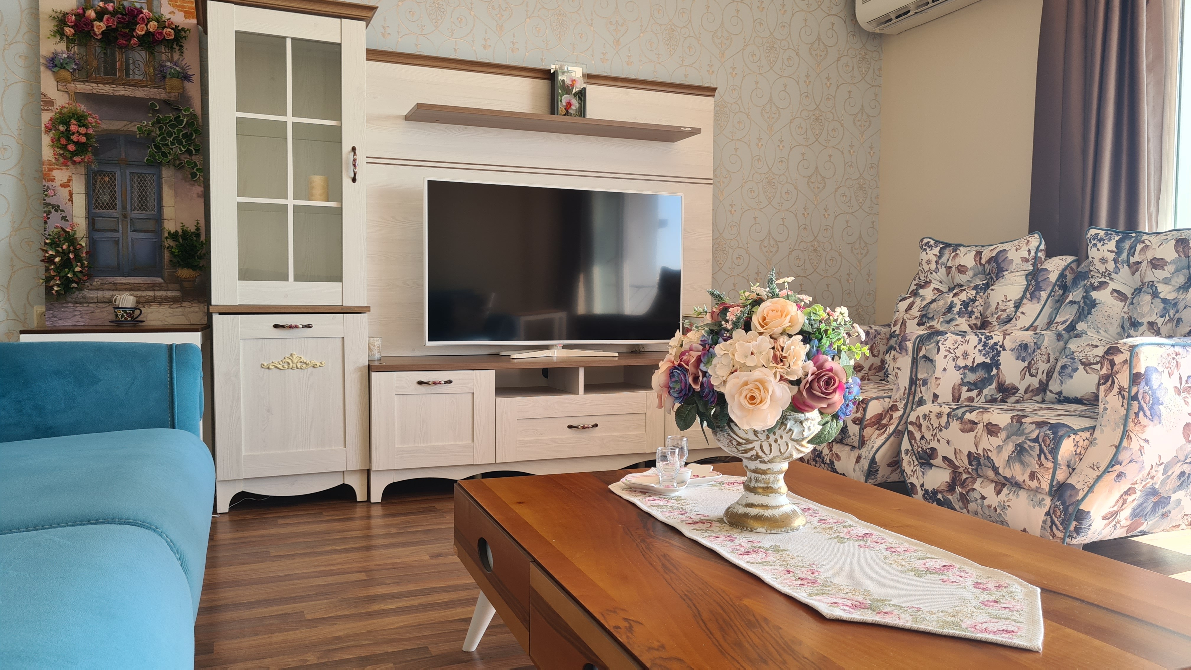 Fully furnished 3+1 flat with full sea view in the Aegean neighborhood