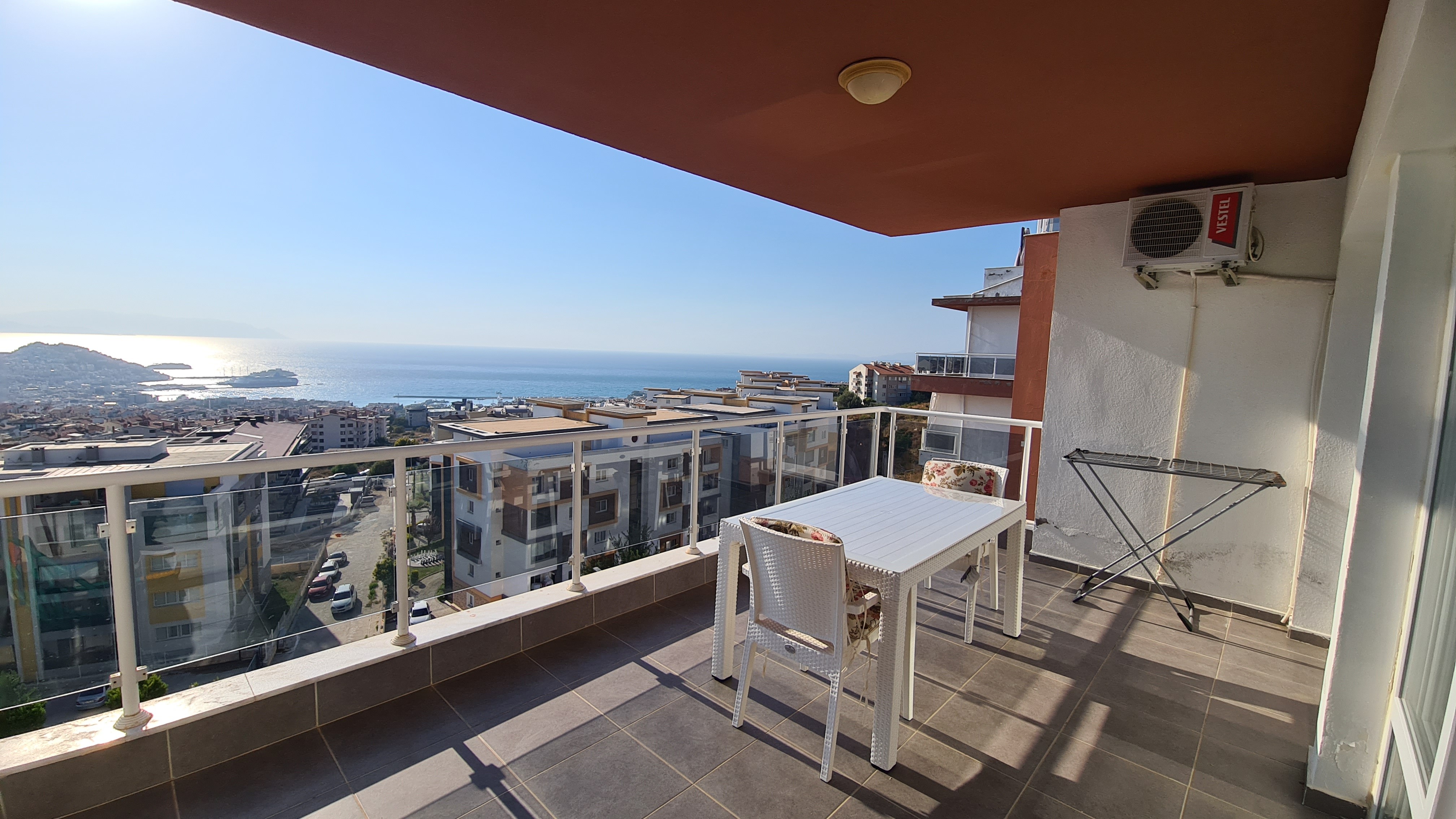 Fully furnished 3+1 flat with full sea view in the Aegean neighborhood