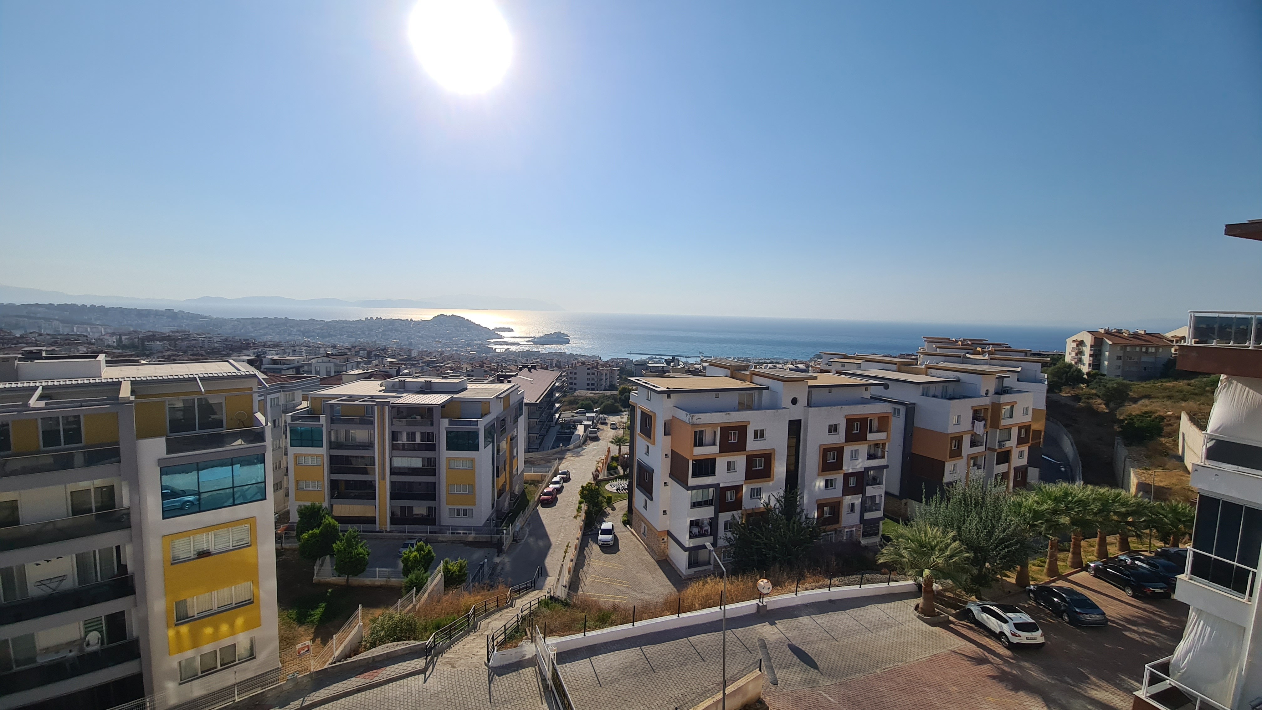 Fully furnished 3+1 flat with full sea view in the Aegean neighborhood