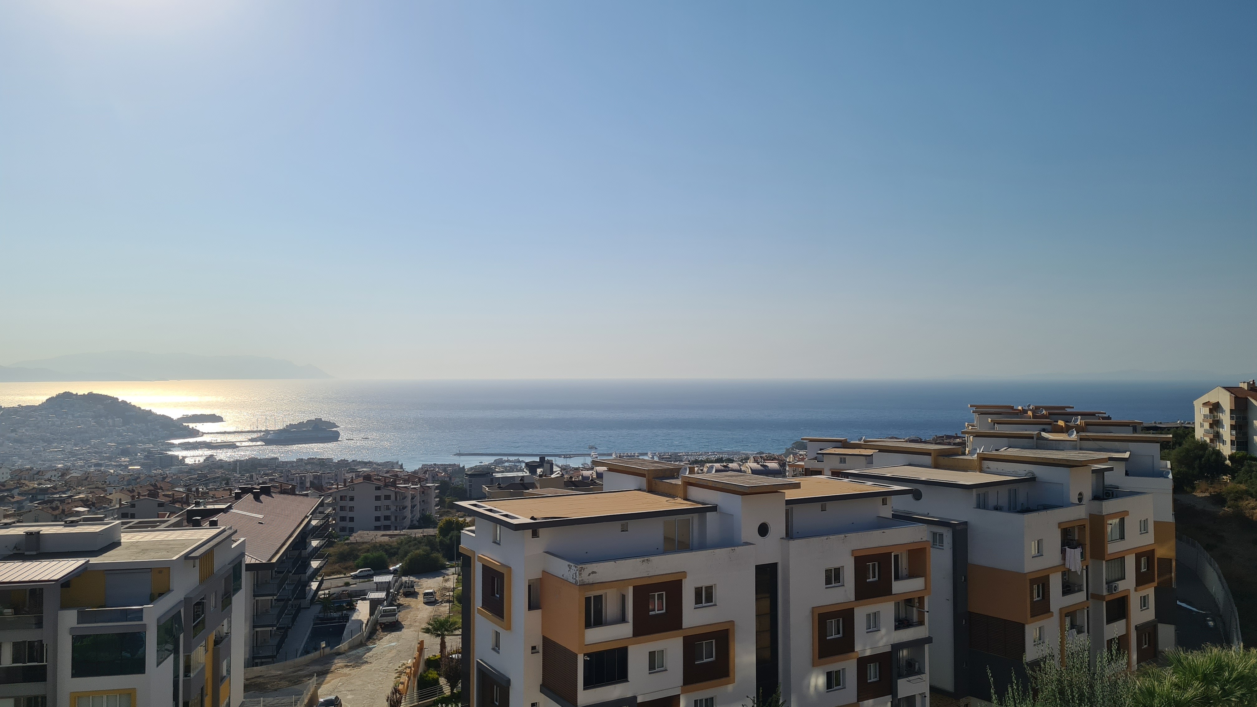 Fully furnished 3+1 flat with full sea view in the Aegean neighborhood