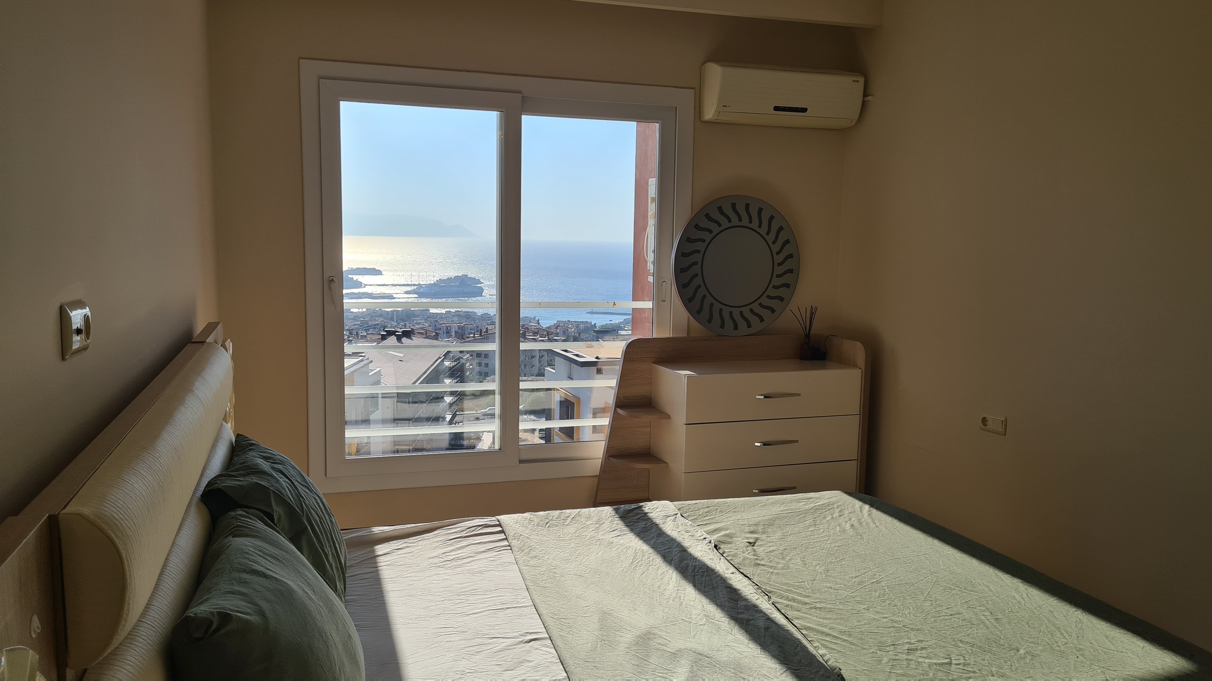 Fully furnished 3+1 flat with full sea view in the Aegean neighborhood