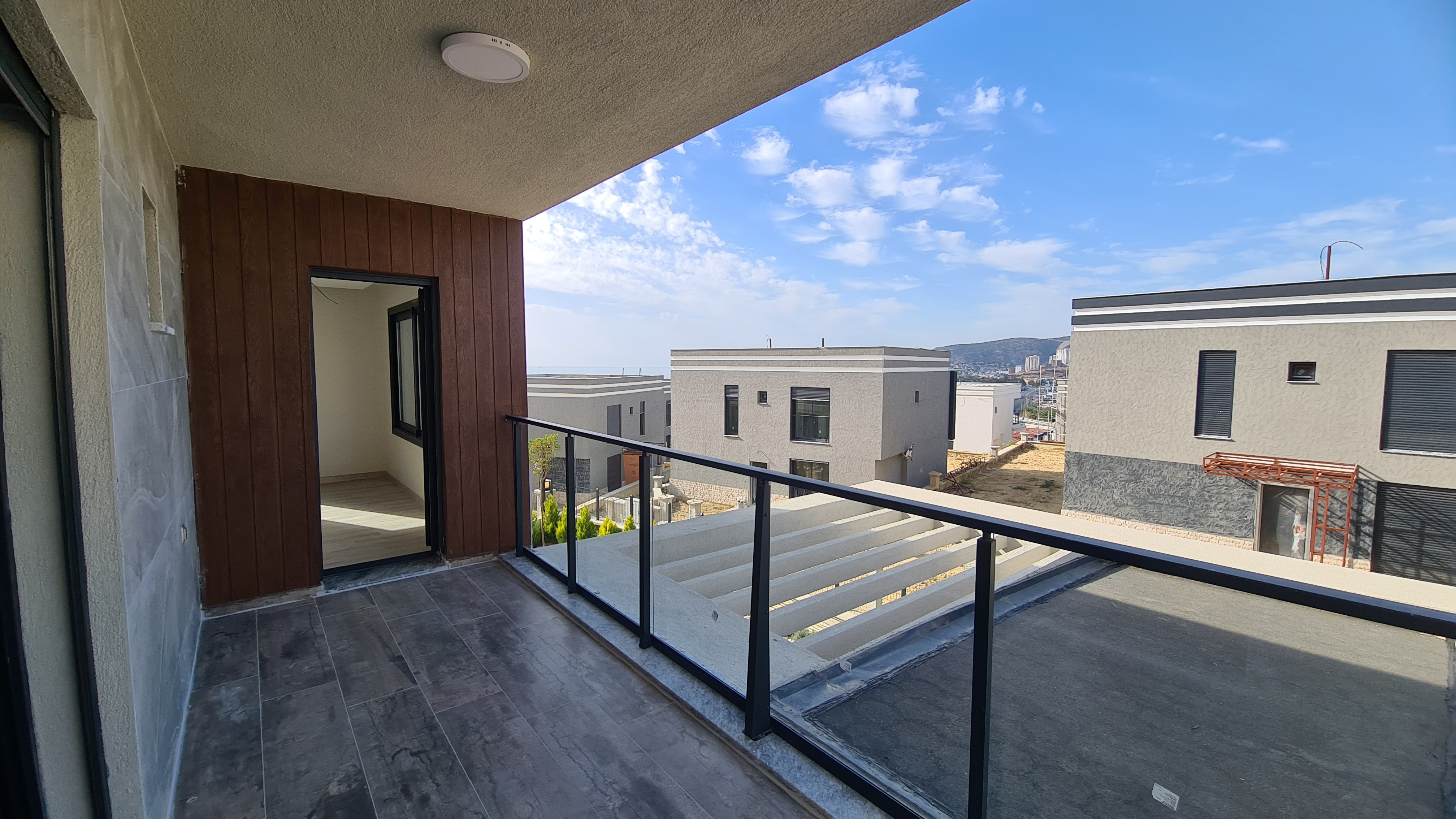 Private Villa with Private Pool Close to Long Beach and Shopping Mall