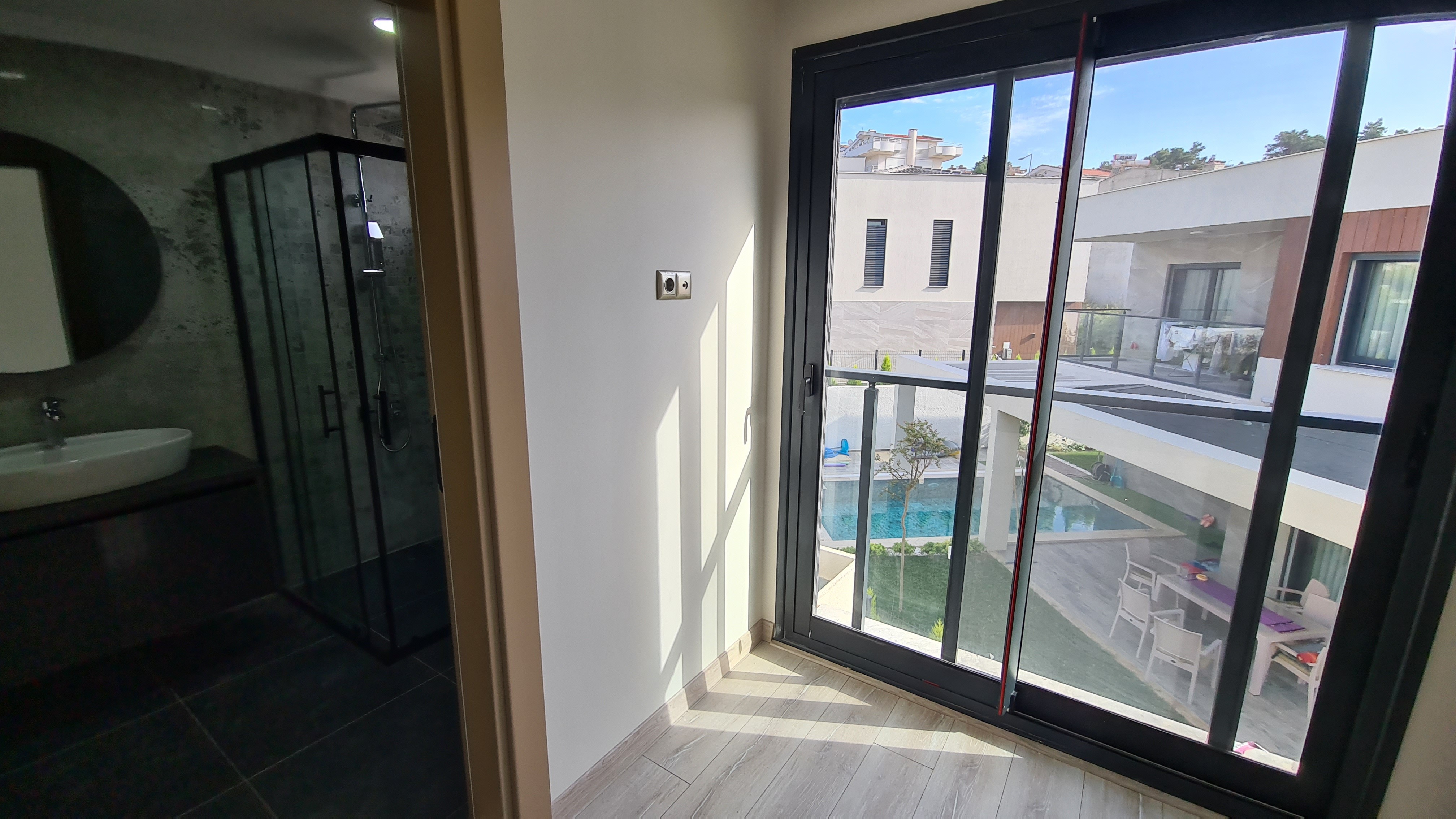 Private Villa with Private Pool Close to Long Beach and Shopping Mall