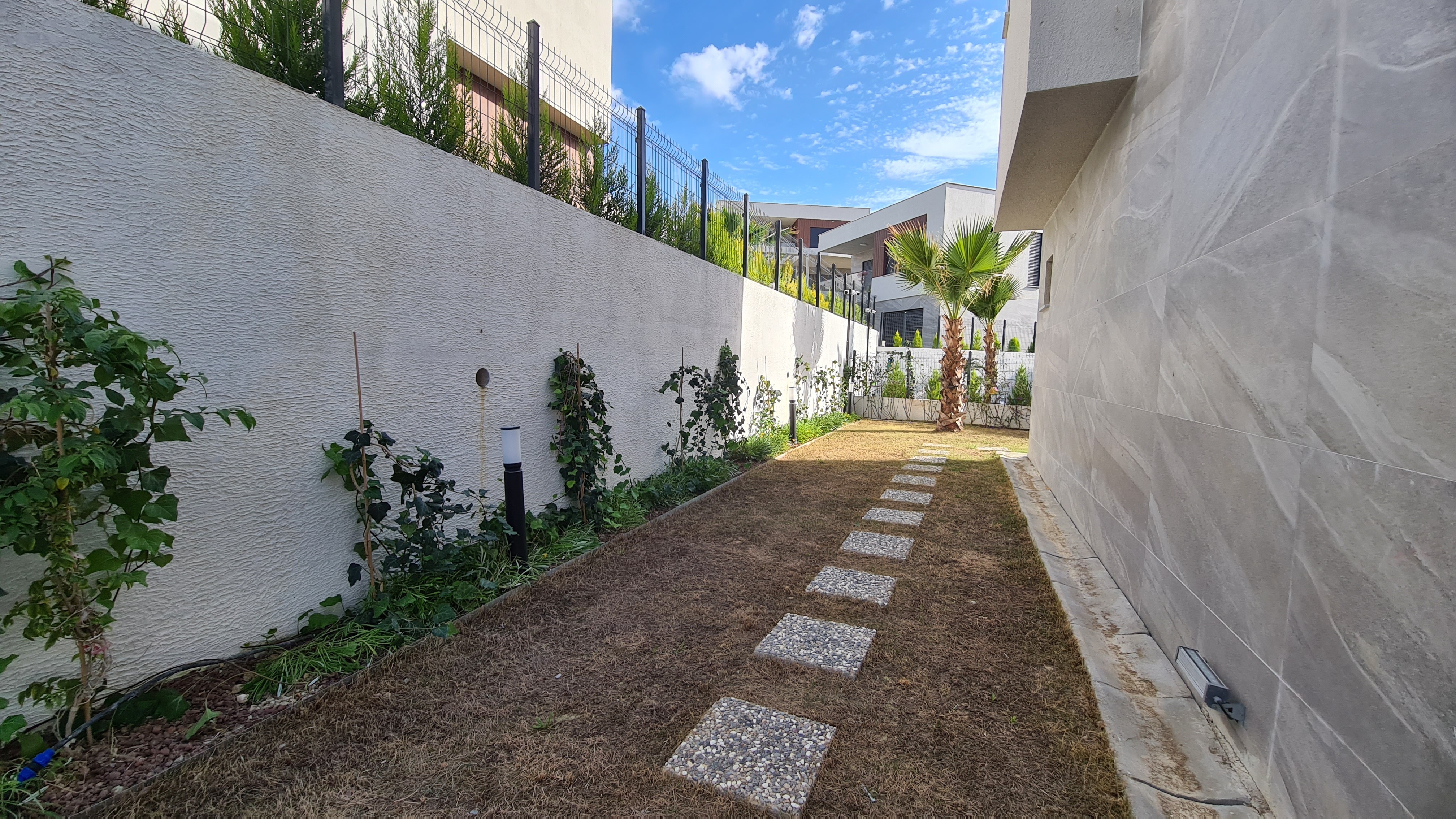 Private Villa with Private Pool Close to Long Beach and Shopping Mall