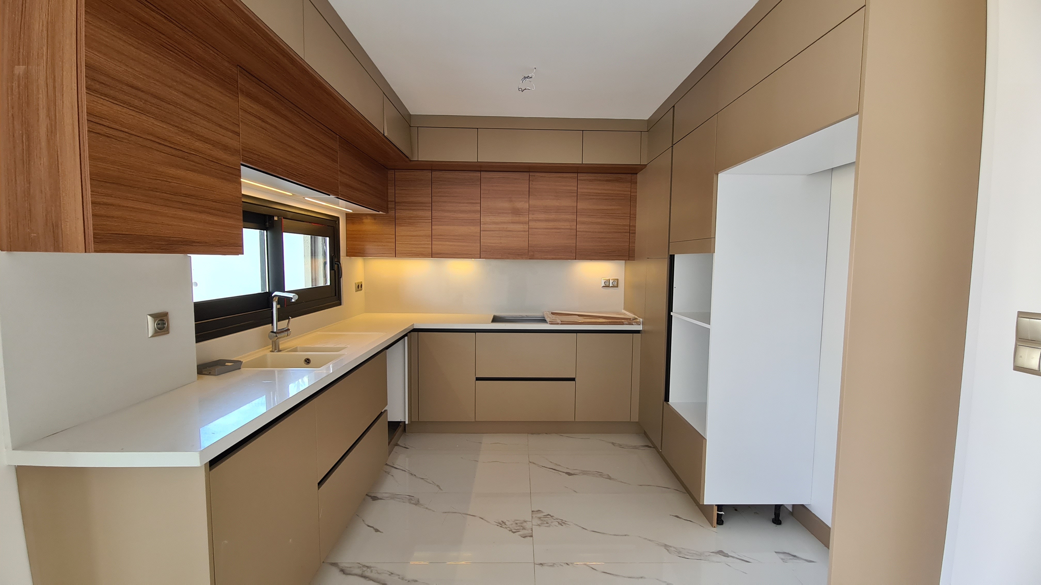 Private Villa with Private Pool Close to Long Beach and Shopping Mall