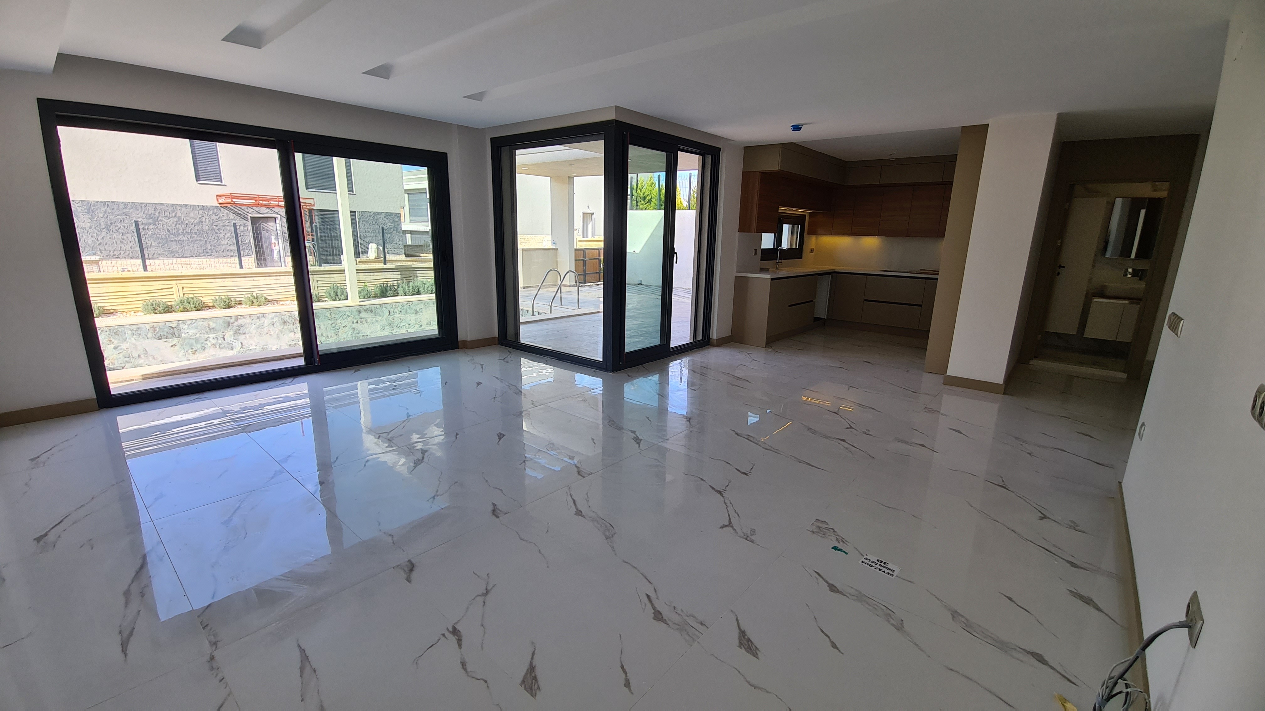 Private Villa with Private Pool Close to Long Beach and Shopping Mall