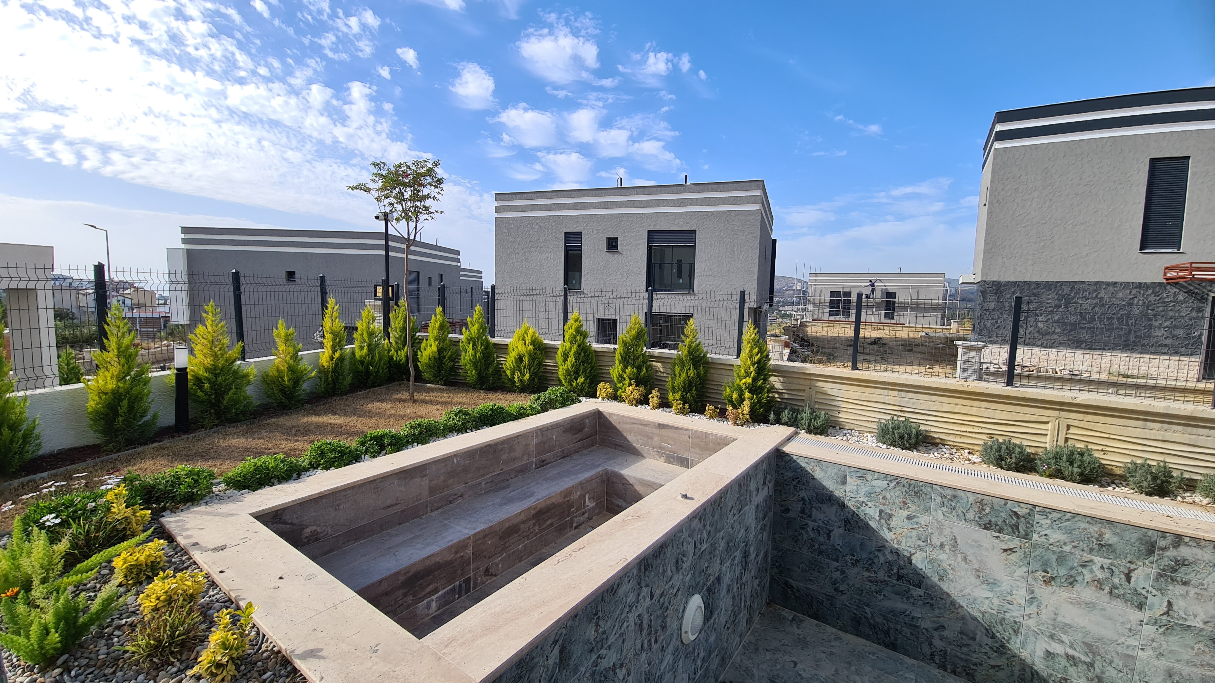 Private Villa with Private Pool Close to Long Beach and Shopping Mall