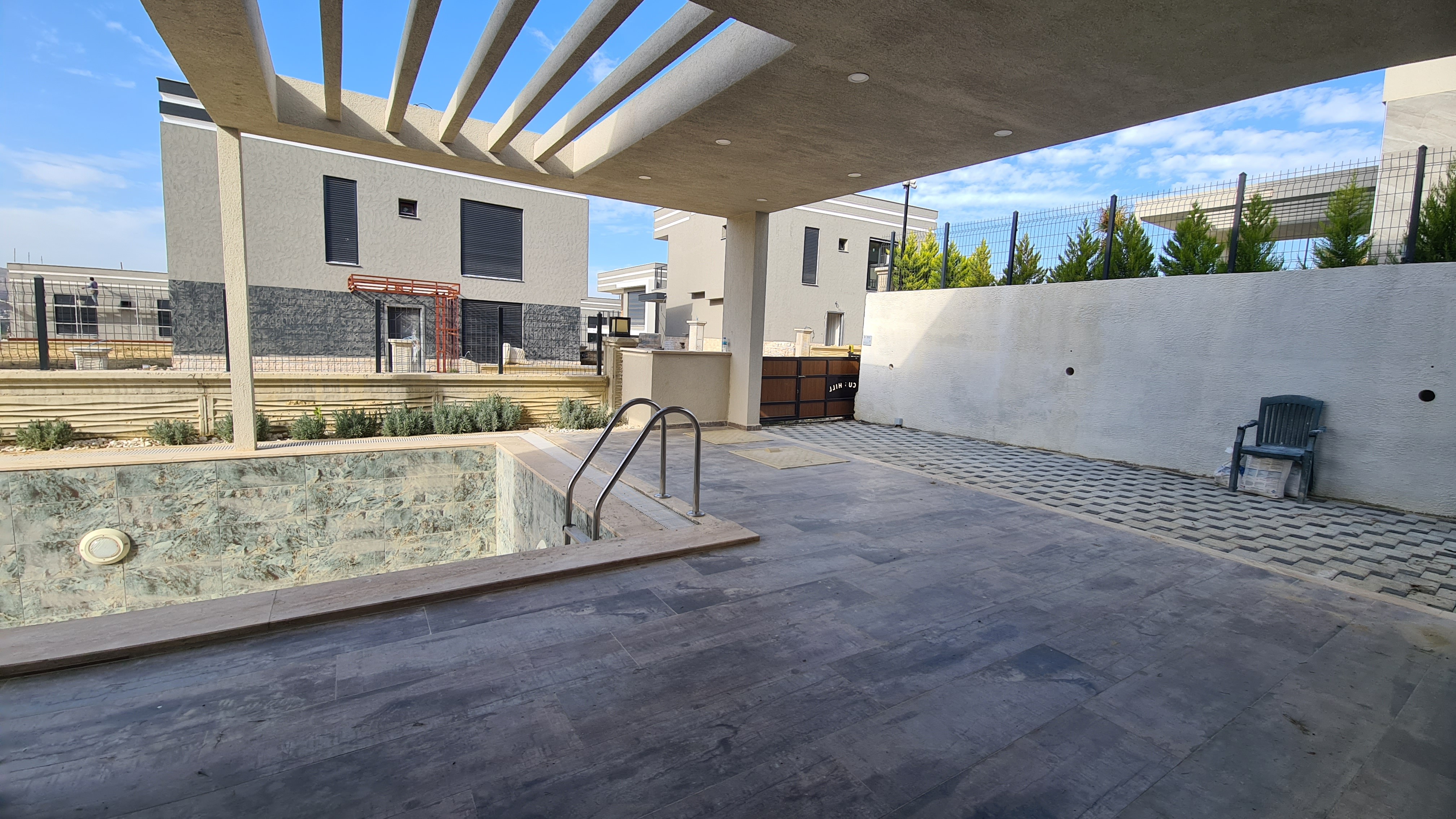 Private Villa with Private Pool Close to Long Beach and Shopping Mall