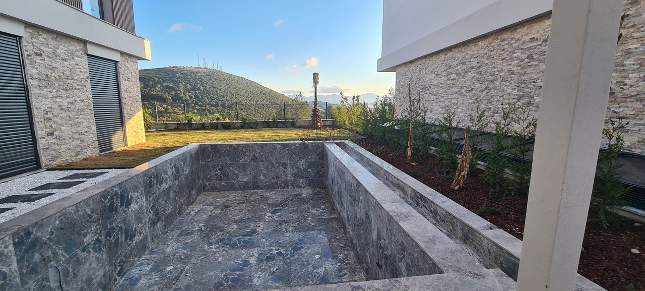 HOT OFFER ! KUSADASI MARINA PRIME LOCATION LUXURY VILLA'S PROJECT