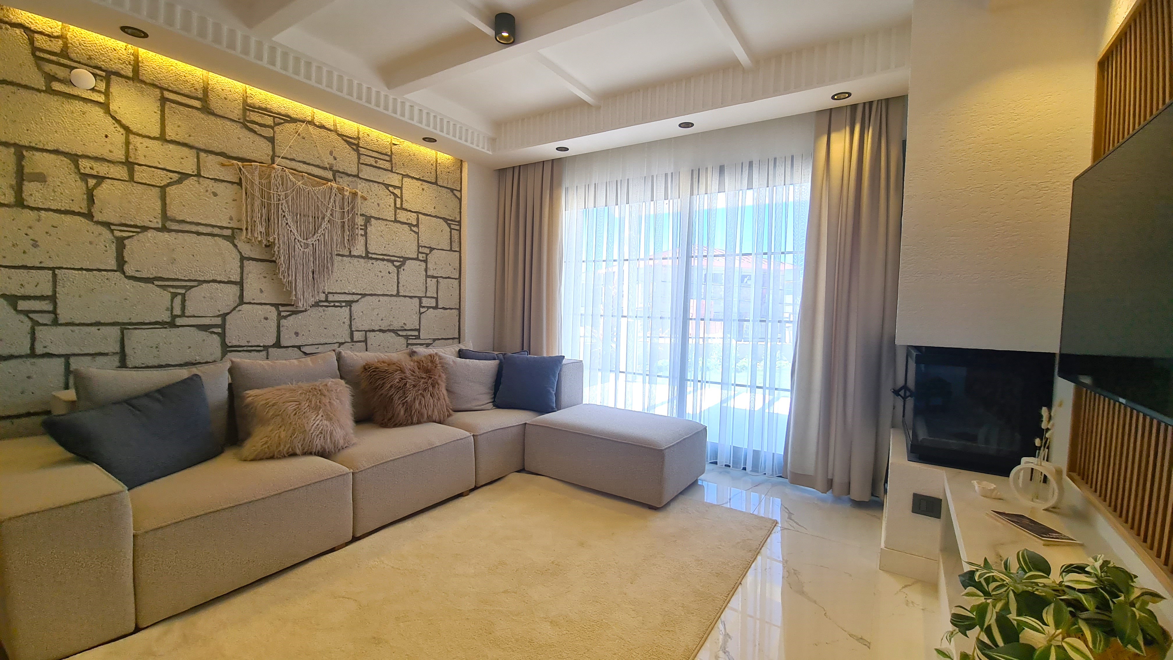 Country Style Semi-Detached Villa For Sale