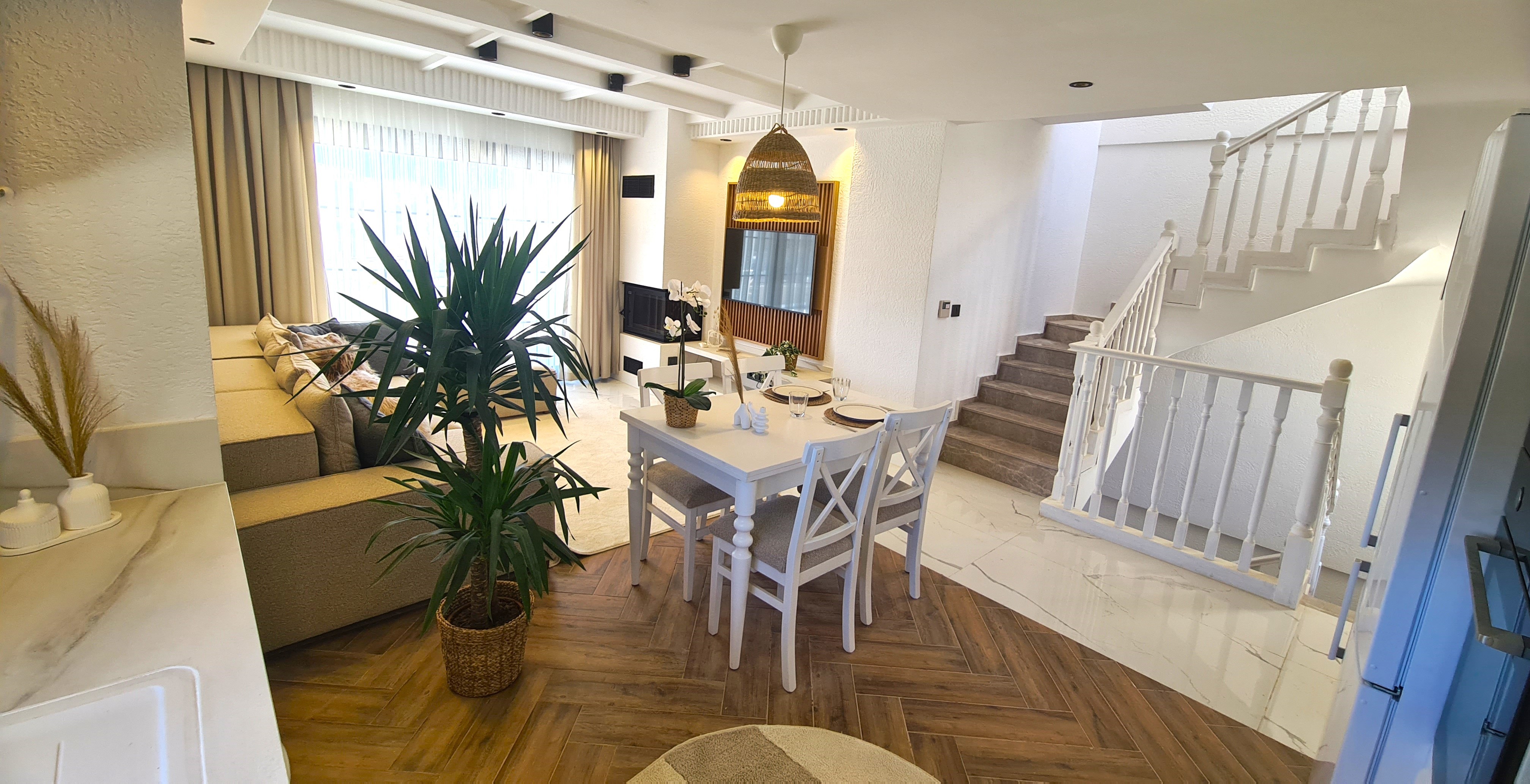 Country Style Semi-Detached Villa For Sale