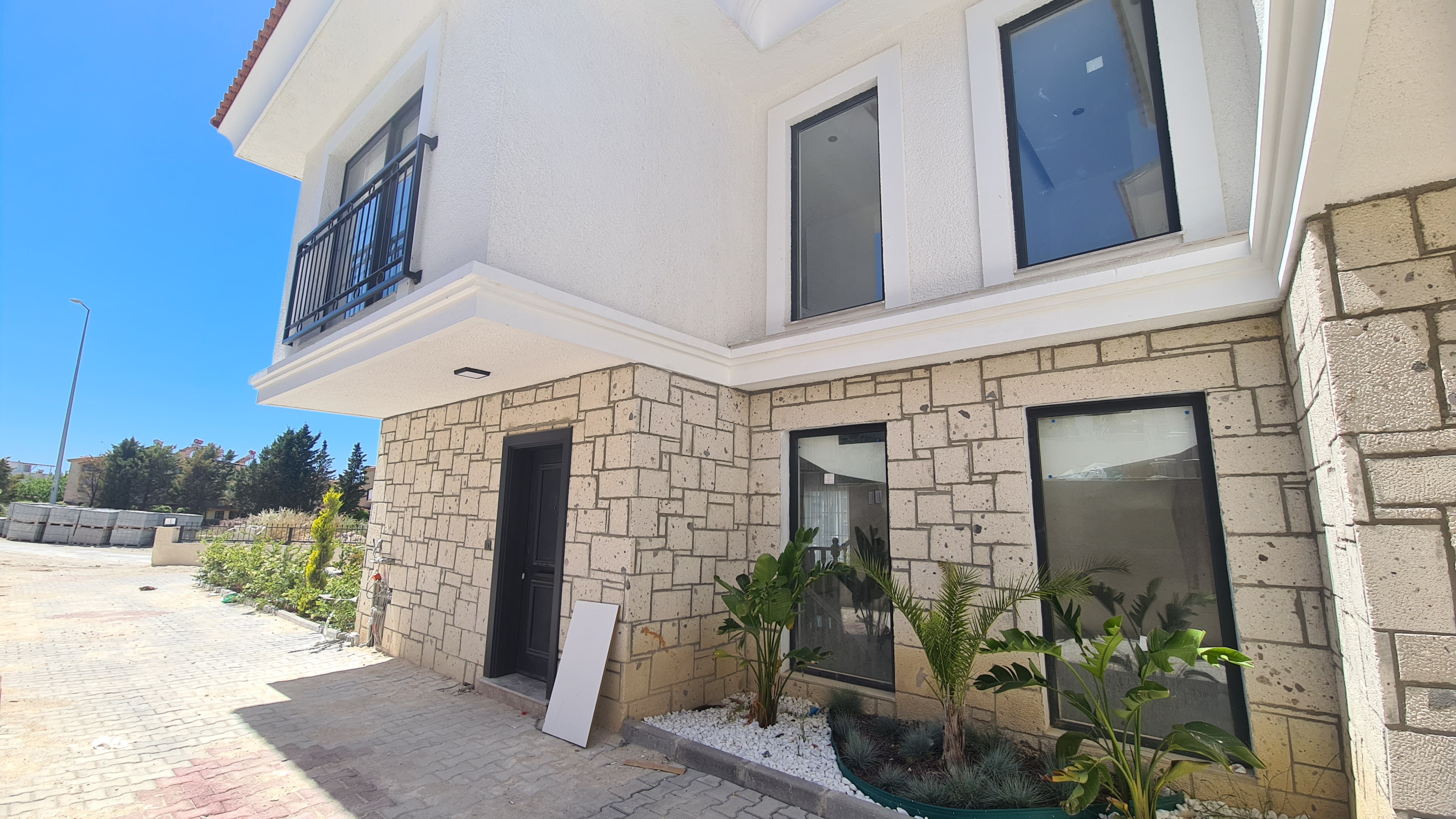 Country Style Semi-Detached Villa For Sale