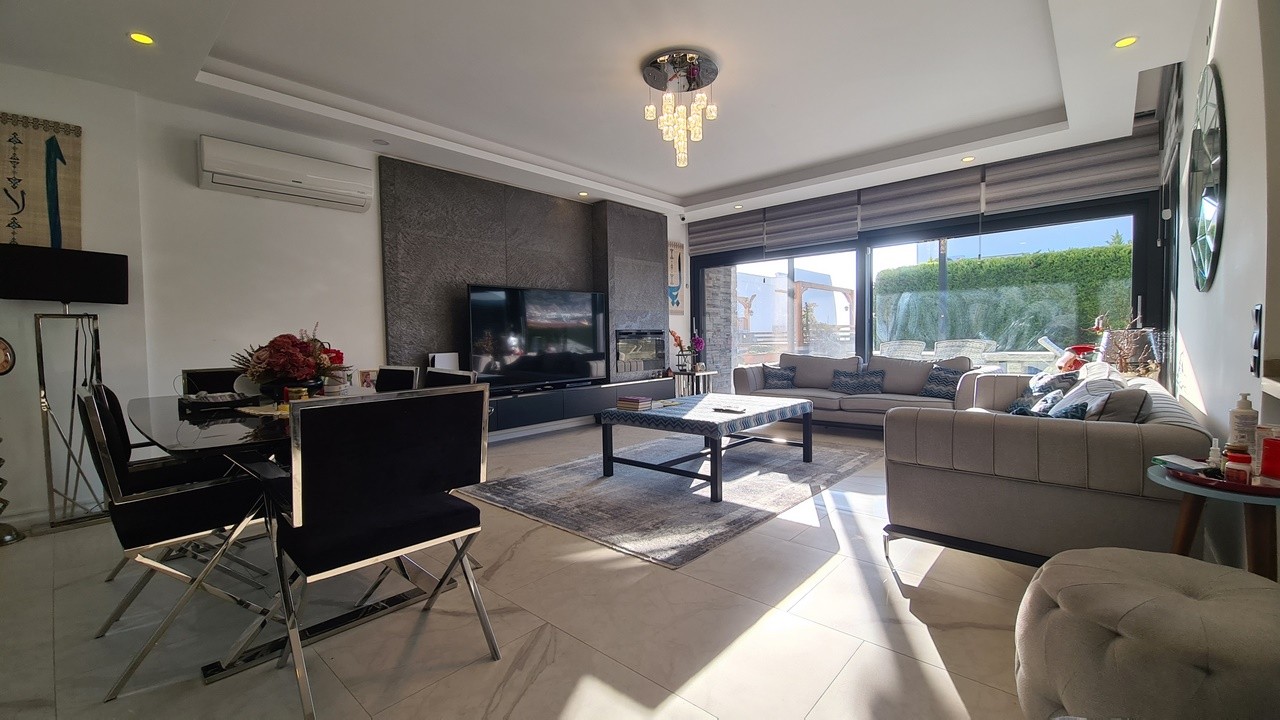 FULLY FURNISHED , 4 BEDROOM 4 BATHROOM 500 SQM PLOT