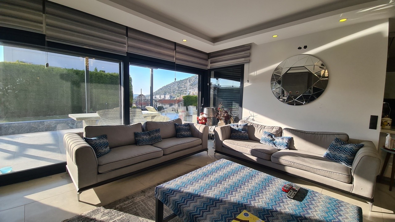 FULLY FURNISHED , 4 BEDROOM 4 BATHROOM 500 SQM PLOT